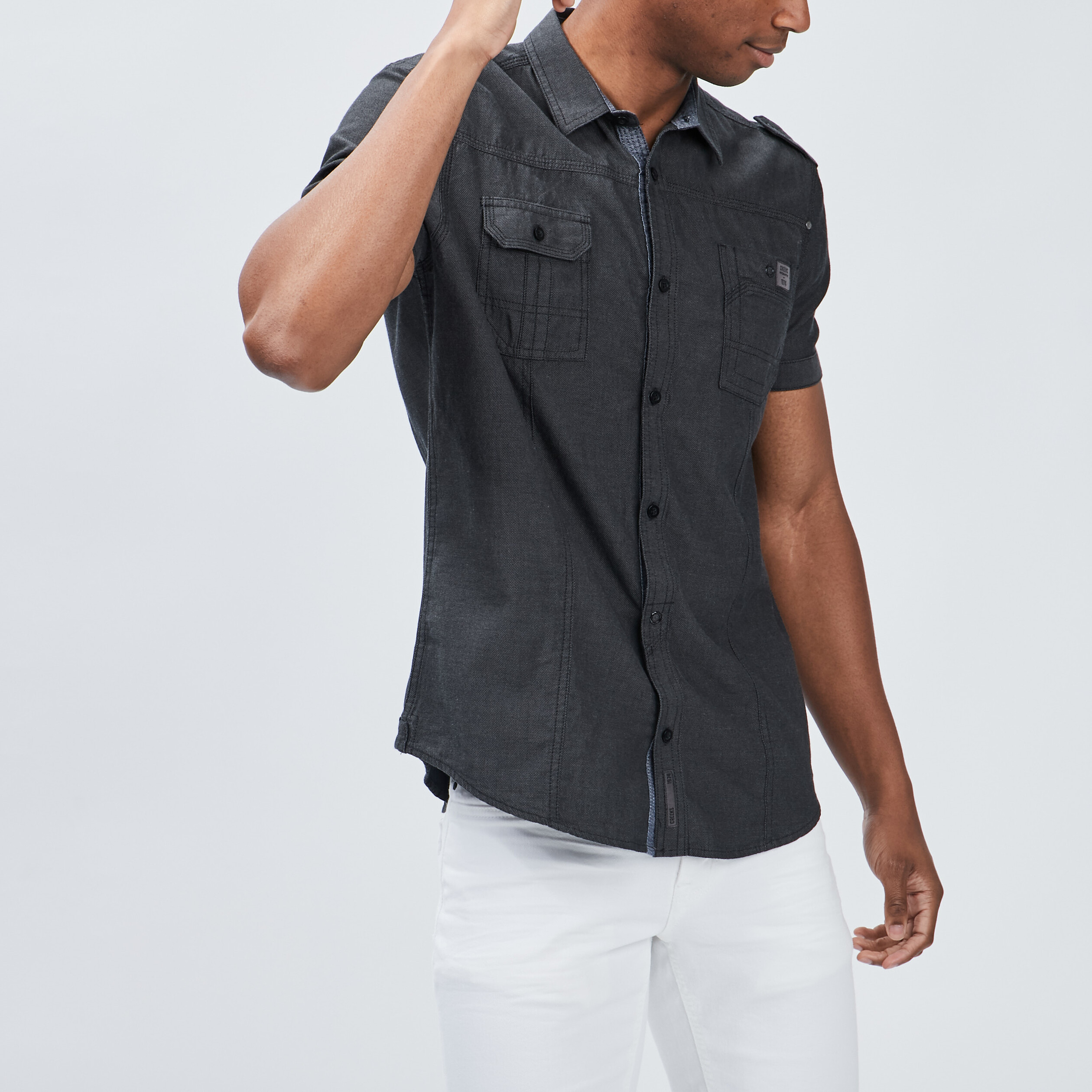 Chemise noir online manche courte