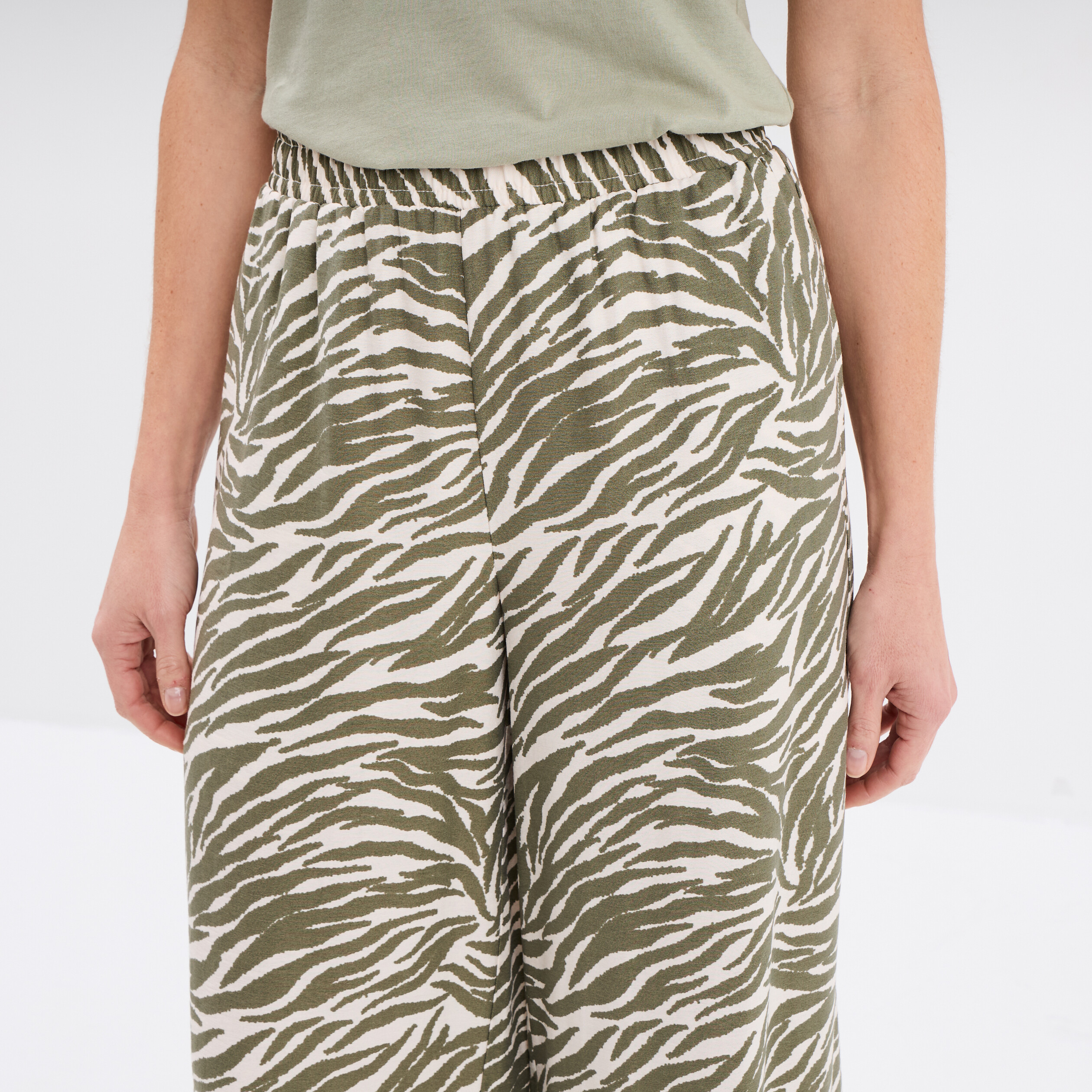 Pantalon large fluide taille élastiquée vert kaki femme