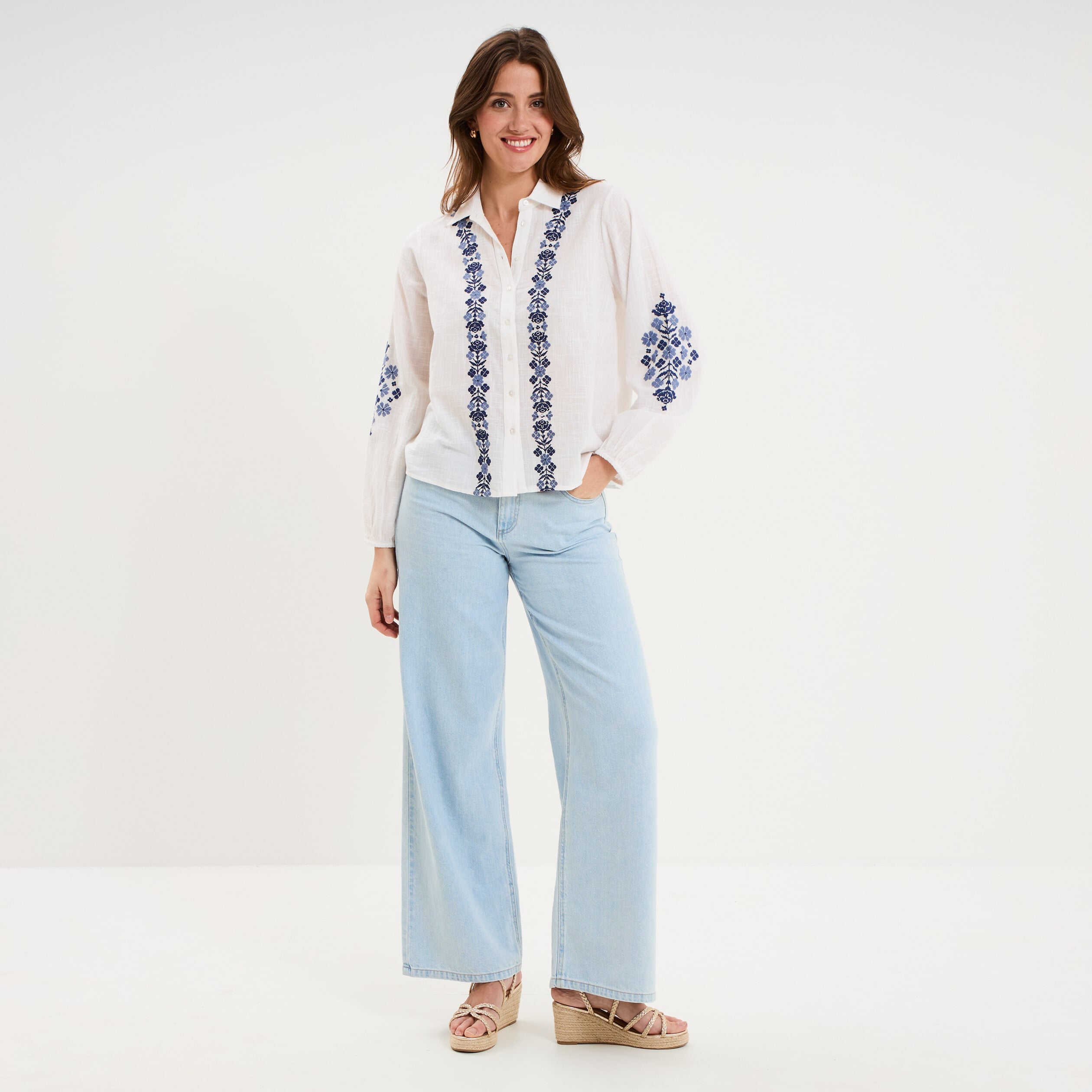 Blouse brod&eacute;e manches longues coton ecru femme