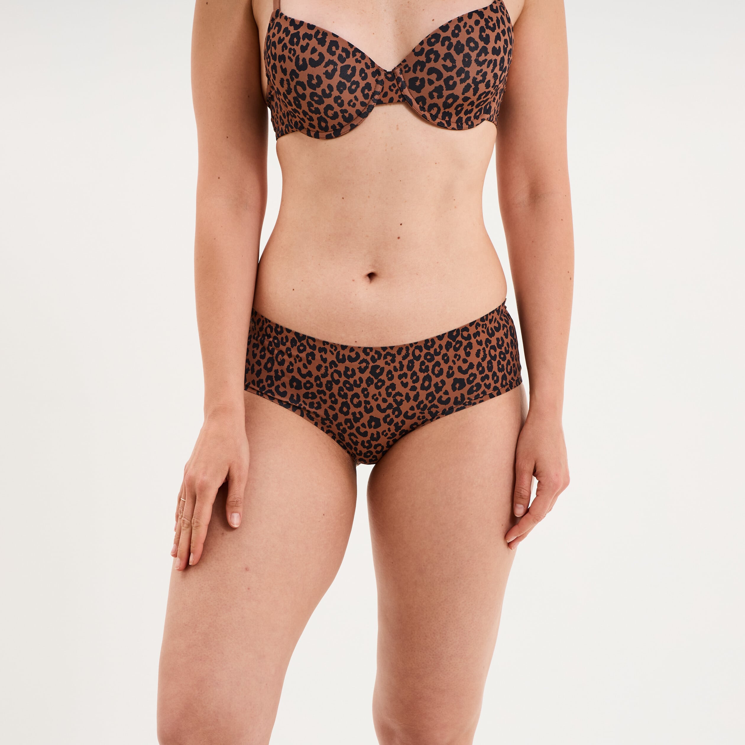 Shorty microfibre sans coutures marron femme