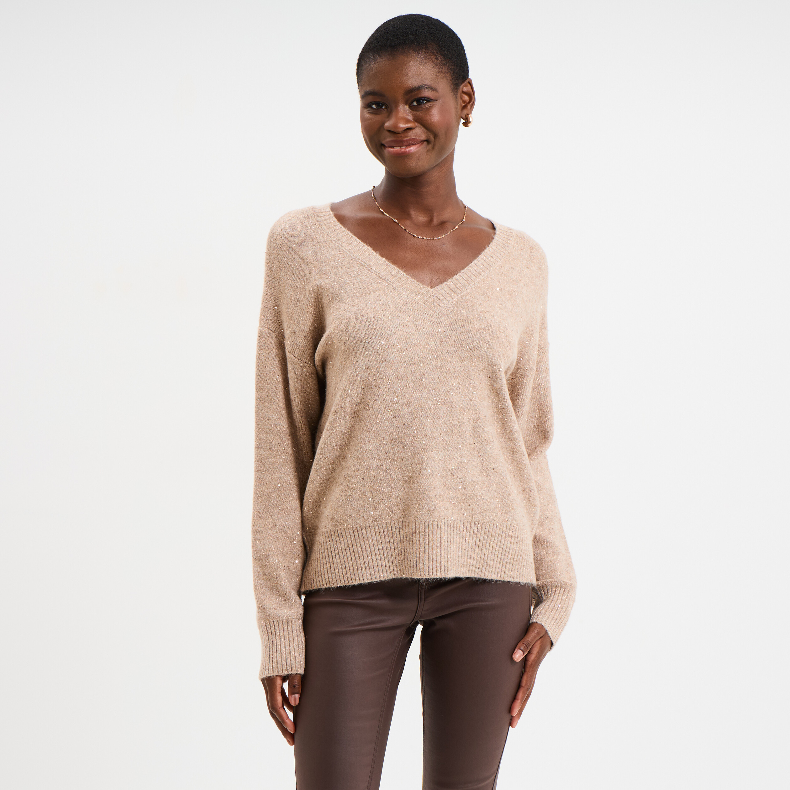 Pull col V à paillettes et sequins beige femme La Halle