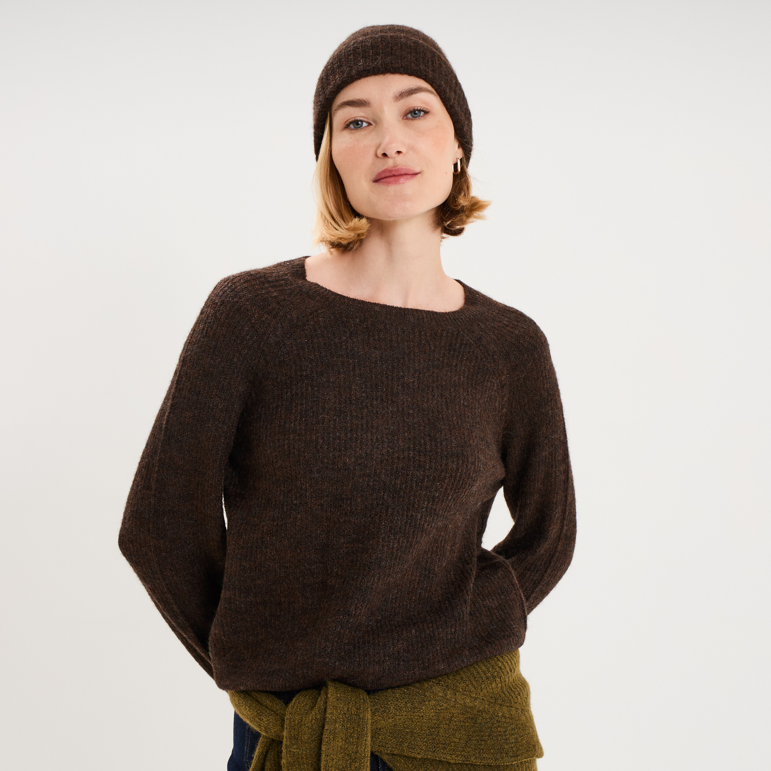Pull col rond manches longues marron fonc&eacute; femme