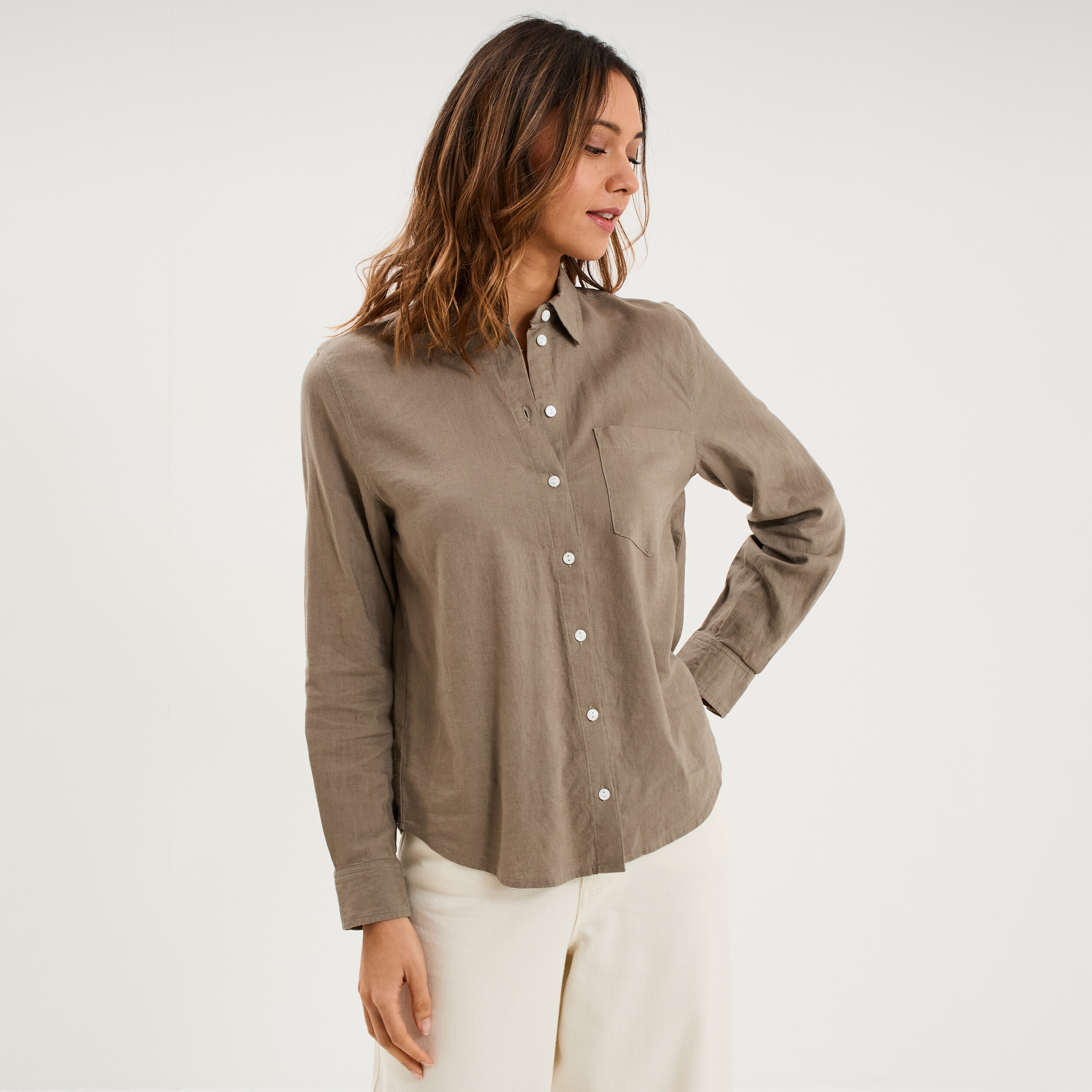 Chemise lin m&eacute;lang&eacute; manches longues vert kaki femme