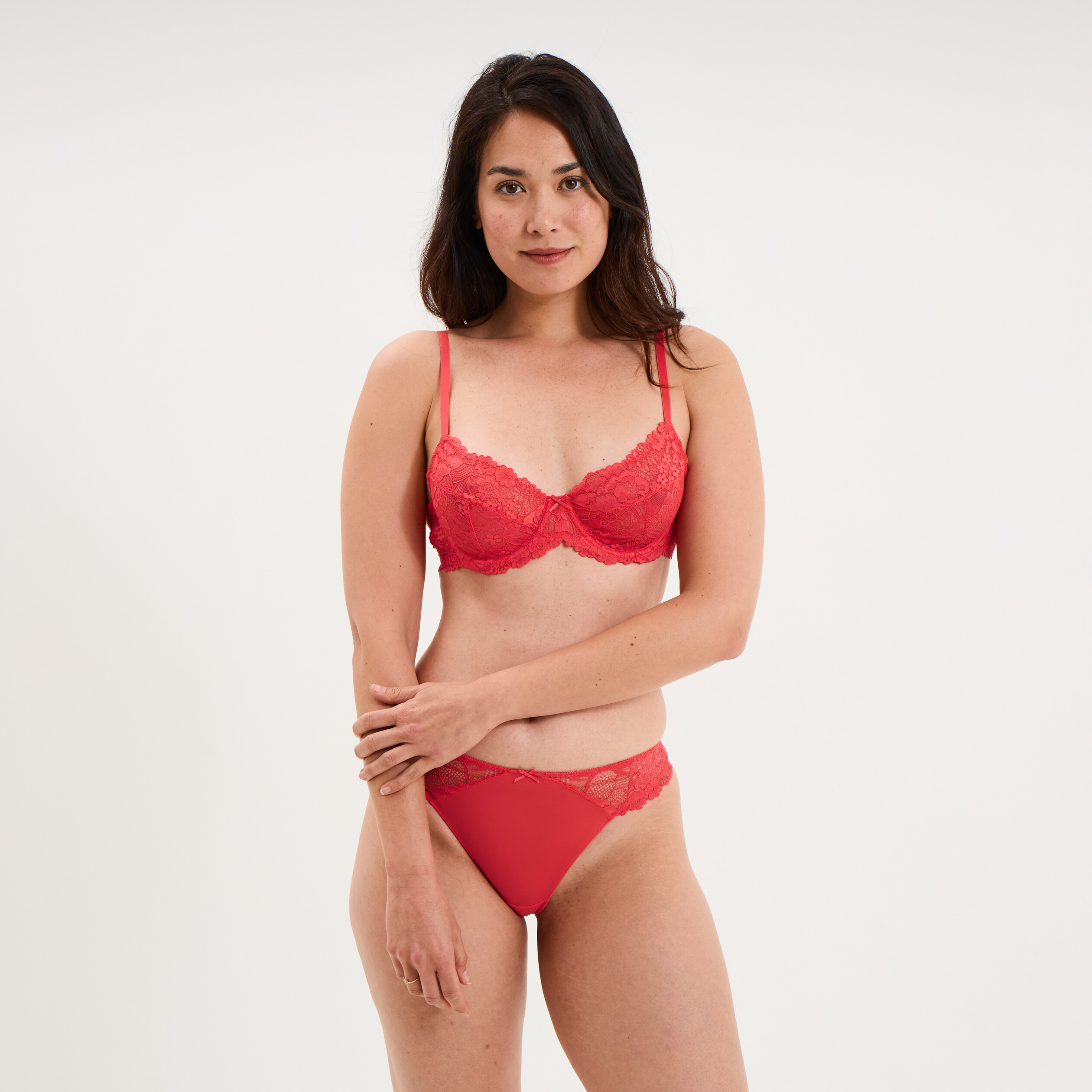 Soutien-gorge embo&icirc;tant dentelle rouge corail femme