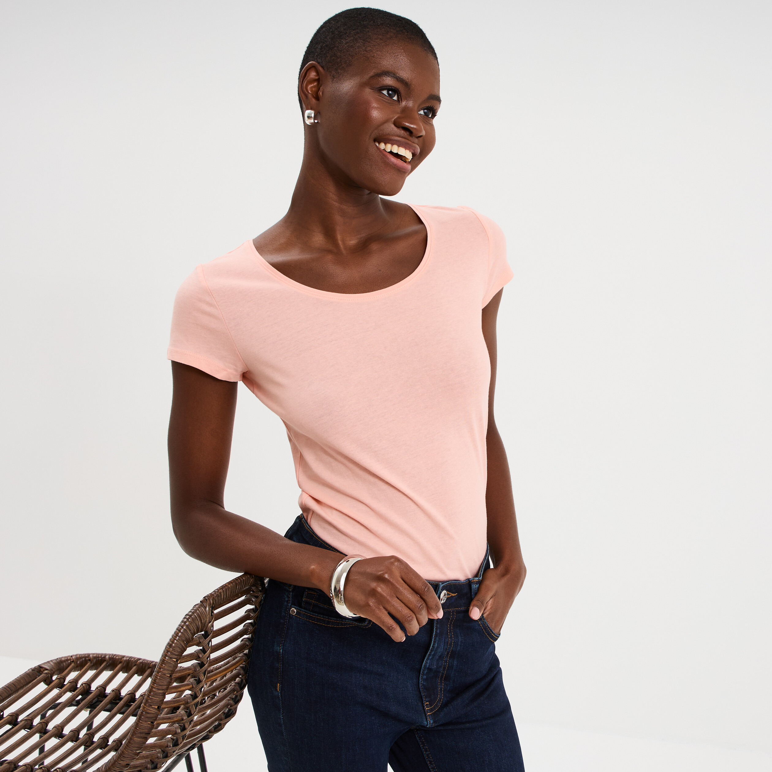 T-shirt coton col rond manches courtes rose poudr&eacute;e femme
