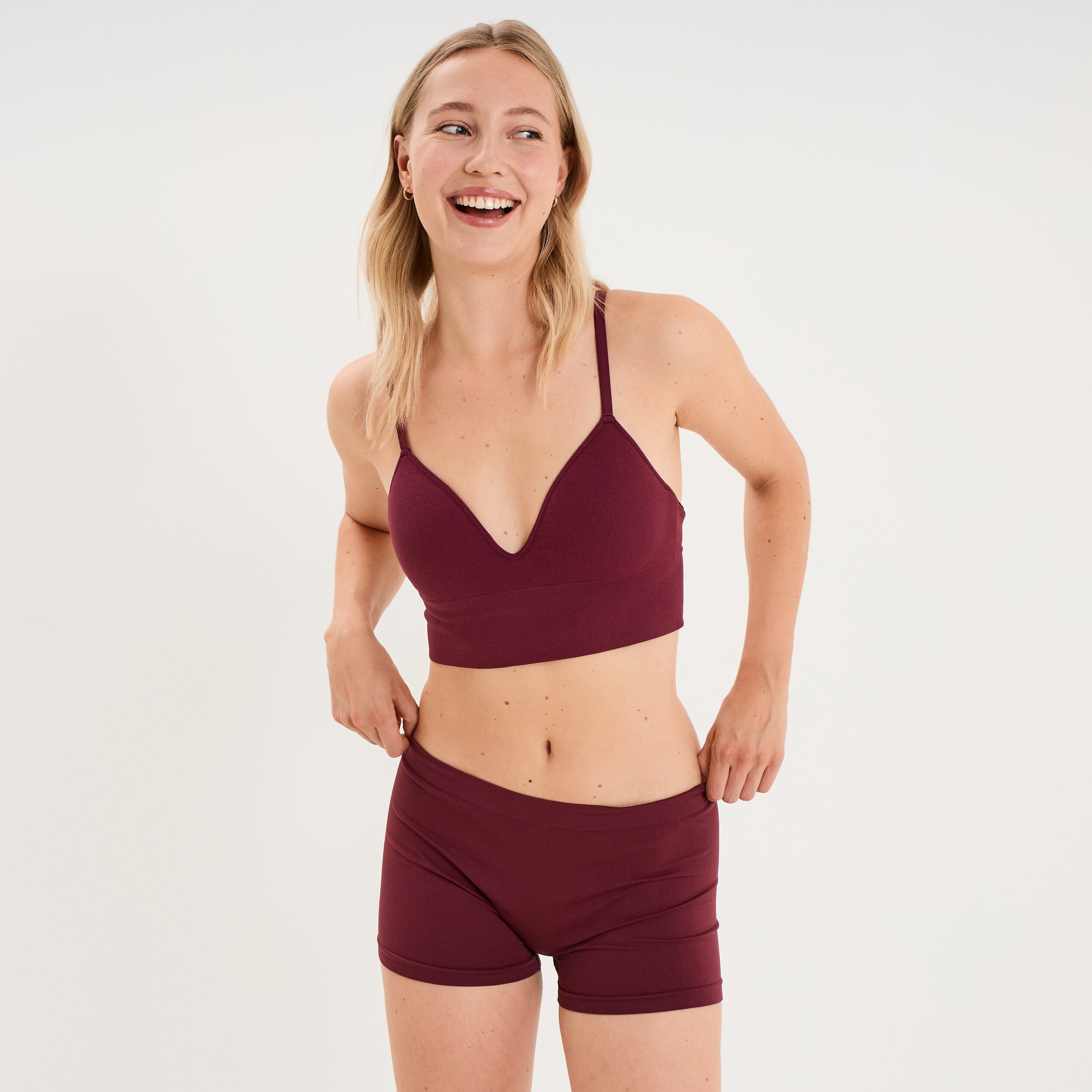Brassi&egrave;re c&ocirc;tel&eacute;e padd&eacute;e sans armature prune femme