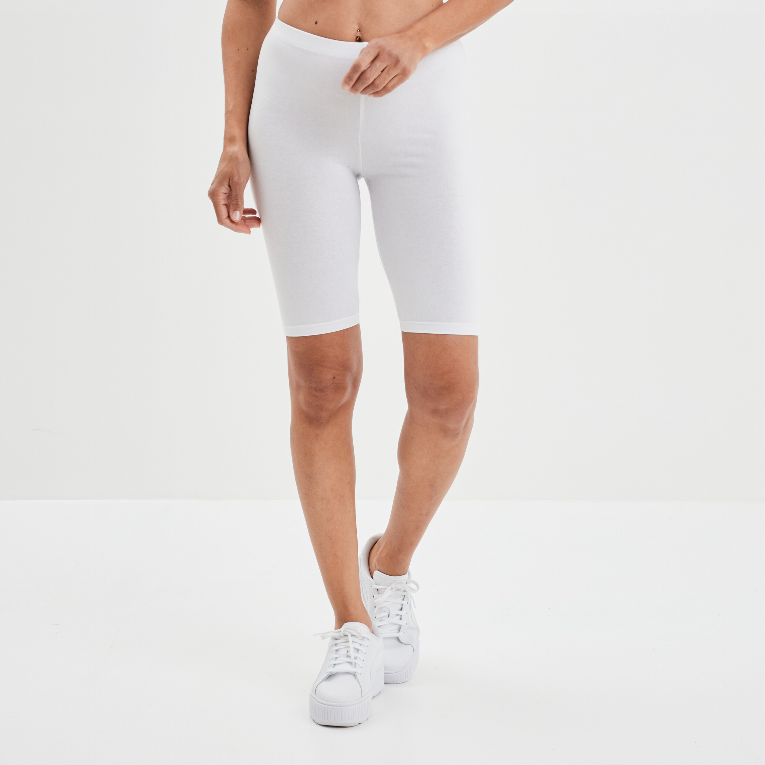 Short cycliste ajusté blanc femme