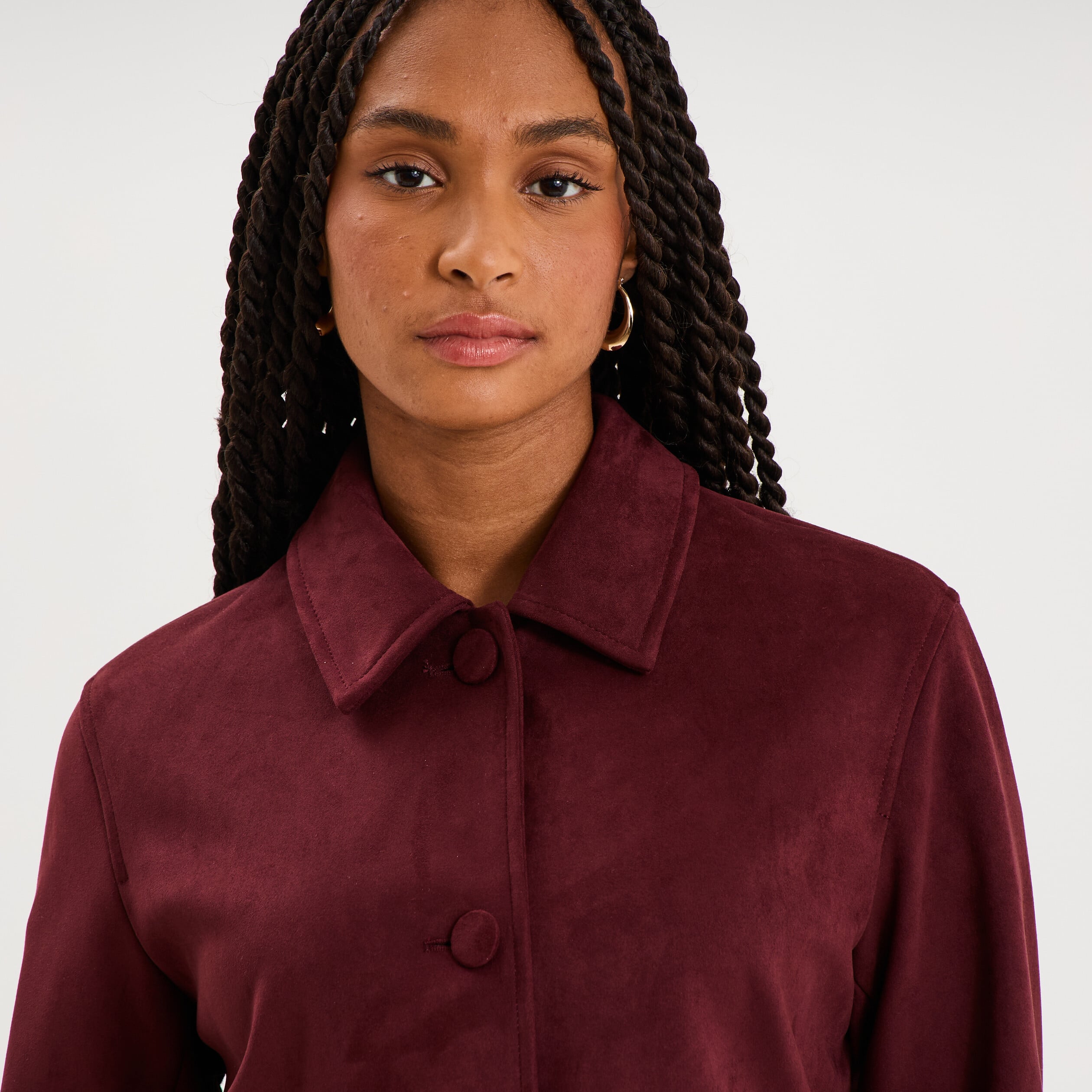Veste paletot en su&eacute;dine boutonn&eacute;e violet fonc&eacute; femme