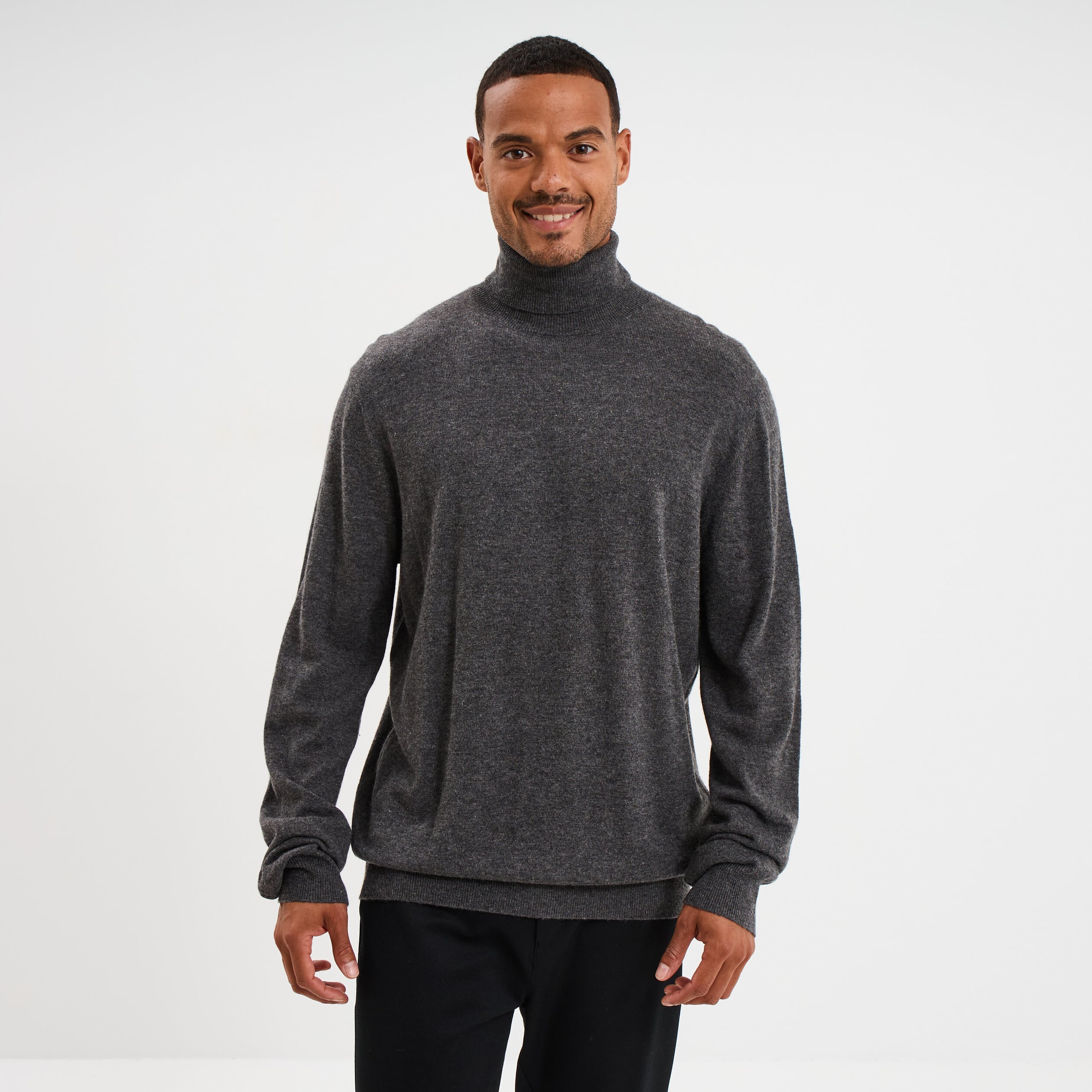 Pull col roul&eacute; manches longues gris fonc&eacute; homme