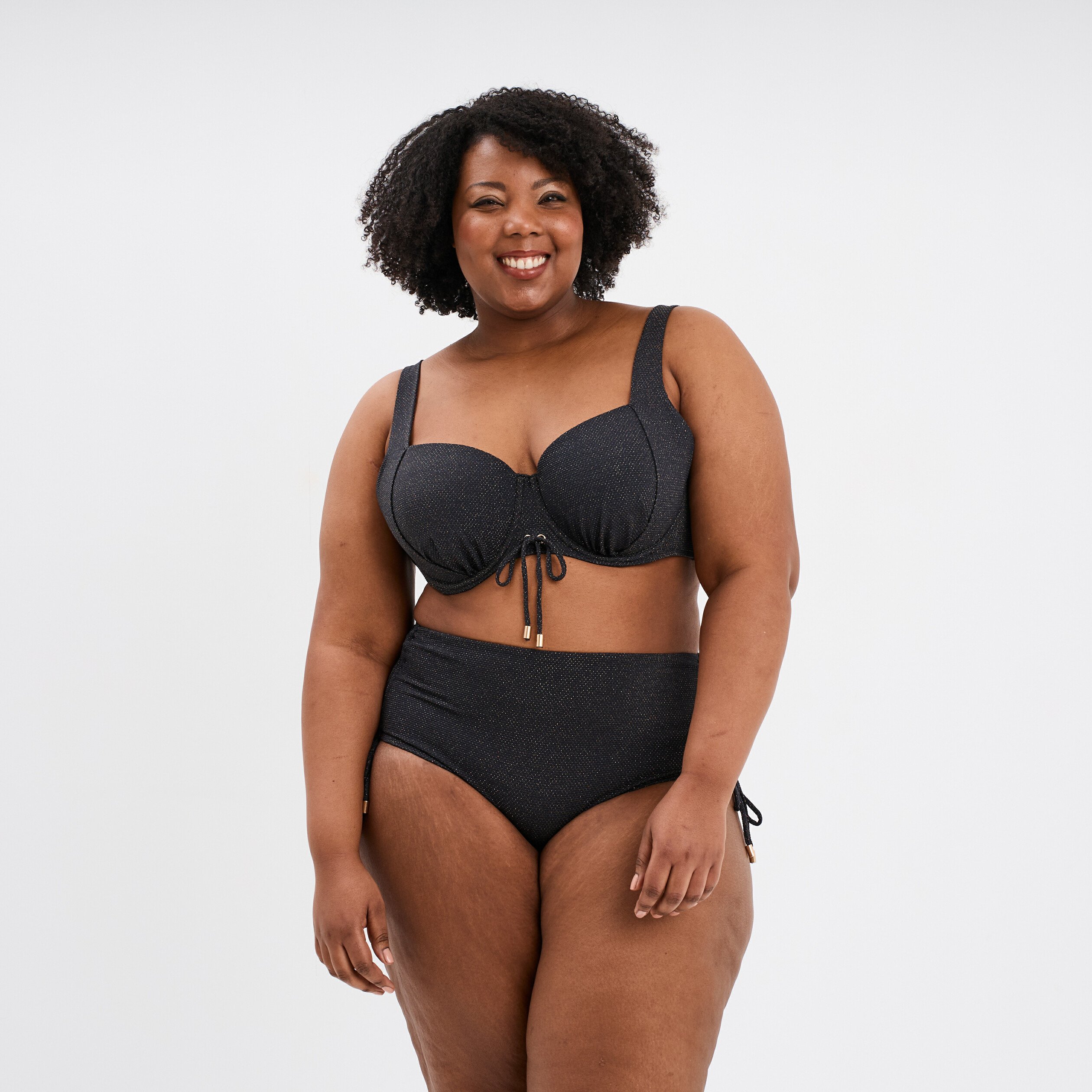 haut de maillot de bain avec cordons noir femmegt Haut de maillot de bain avec cordons noir femme grande taille