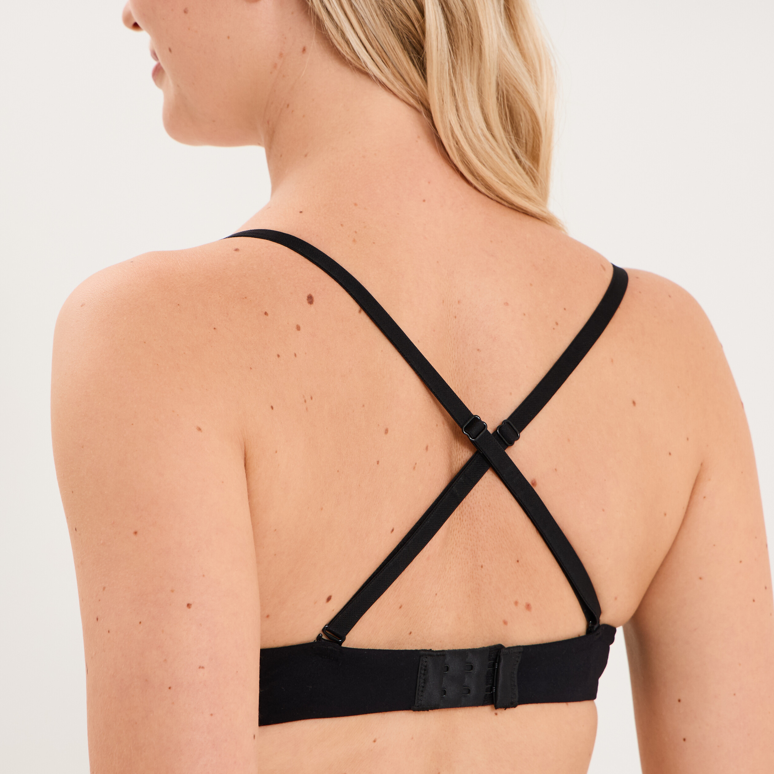 Soutien-gorge embo&icirc;tant padd&eacute; dentelle noir femme