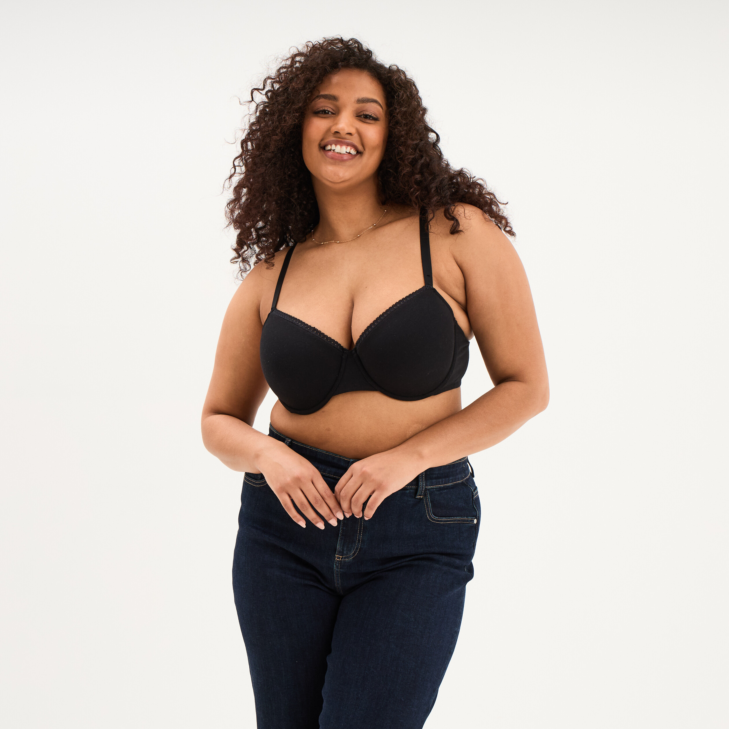 Soutien-gorge corbeille embo&icirc;tant noir femme grande taille