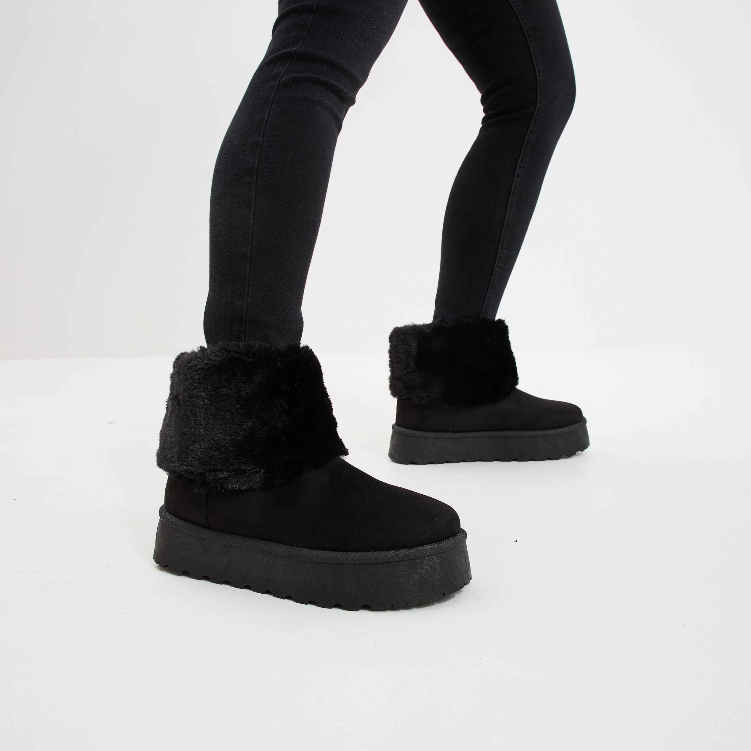 Boots avec fausse fourrure noir femme