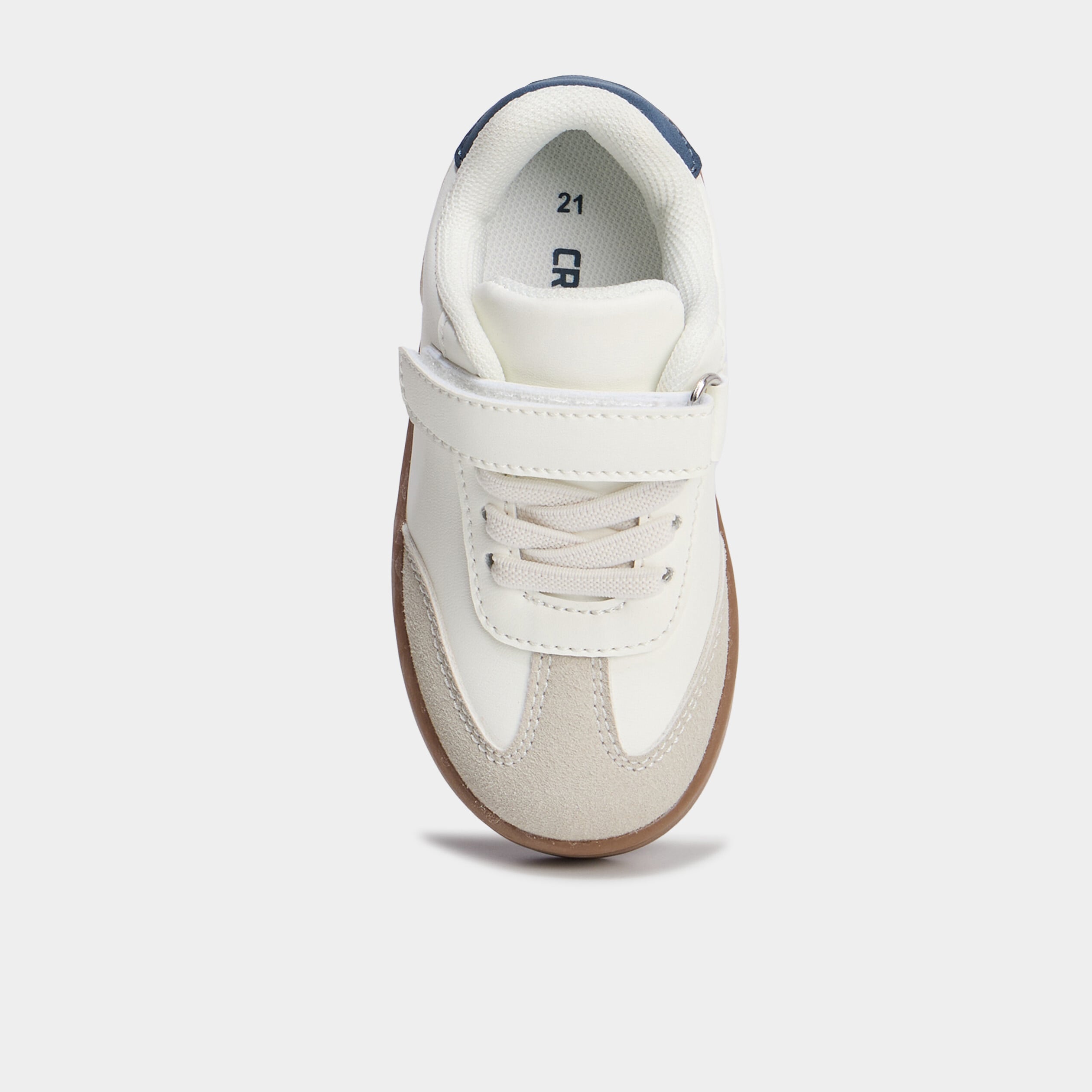Tennis basses &agrave; scratchs blanc b&eacute;b&eacute; gar&ccedil;on
