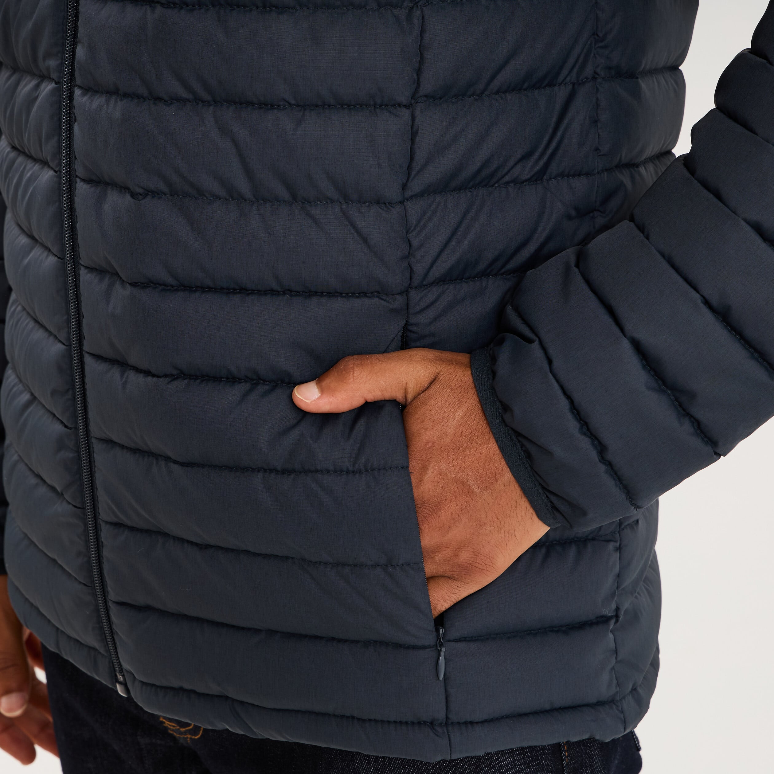 Doudoune l&eacute;g&egrave;re d&eacute;perlante &agrave; capuche bleu marine homme