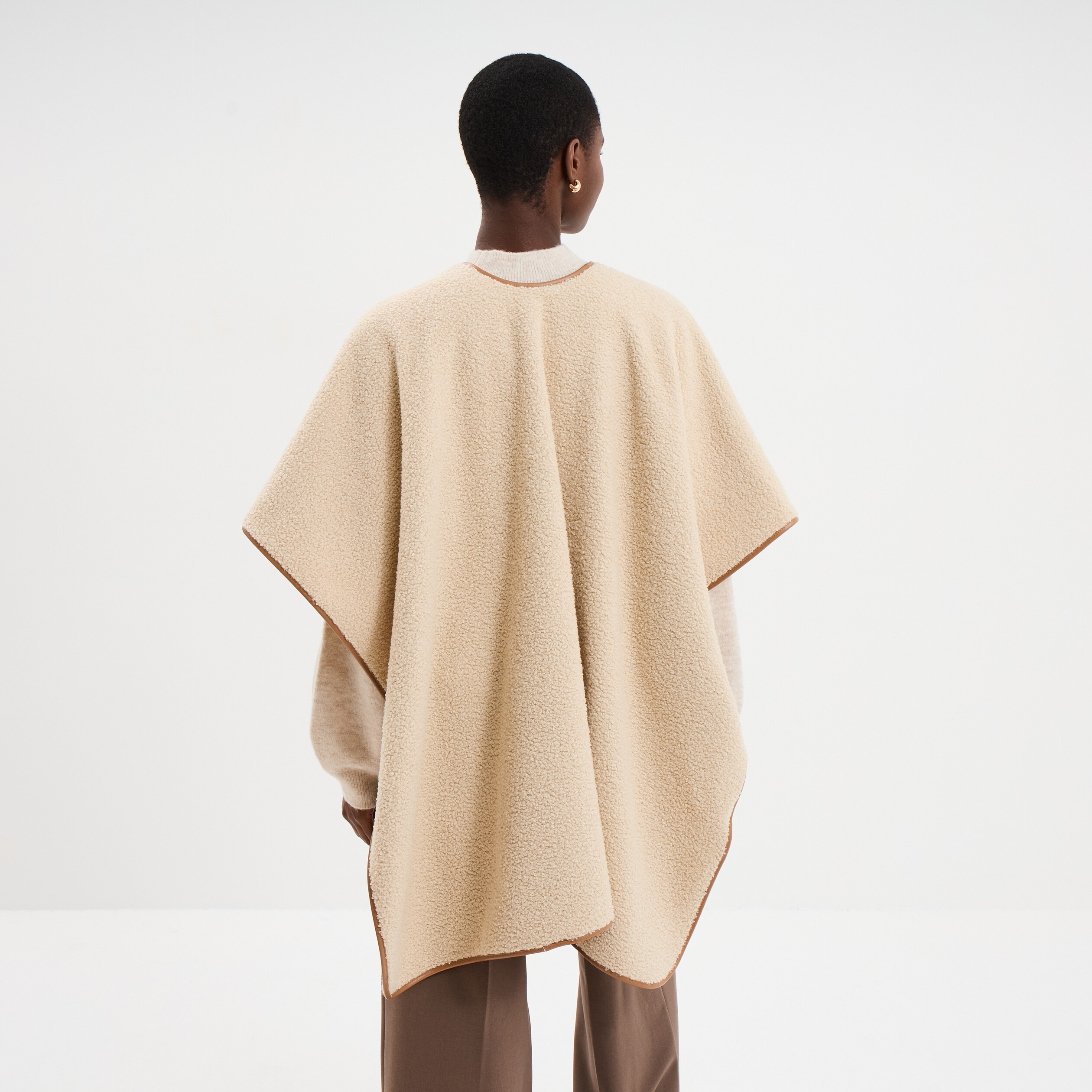 Poncho asym&eacute;trique polaire ivoire femme