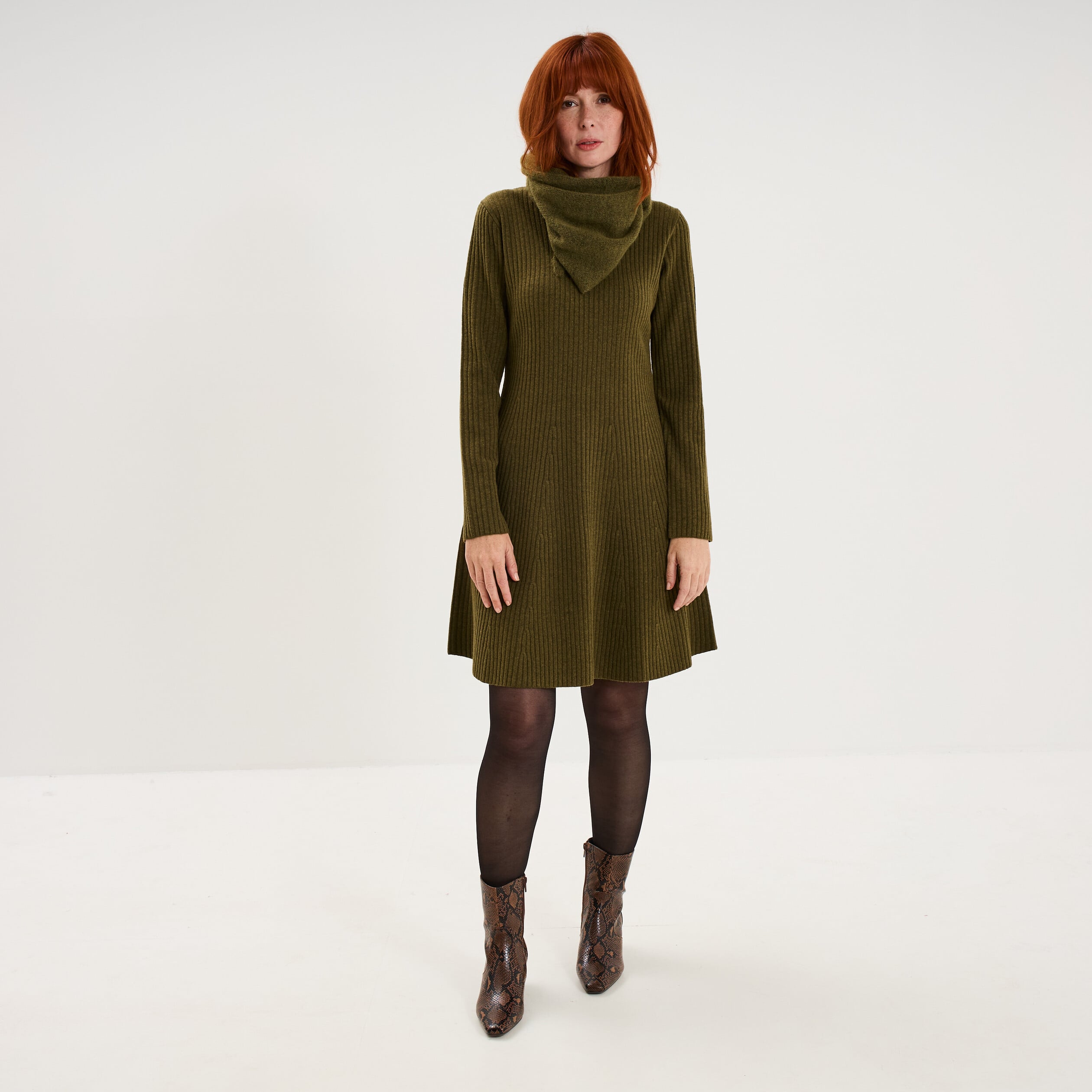 Robe tricot c&ocirc;tel&eacute;e manches longues vert kaki femme