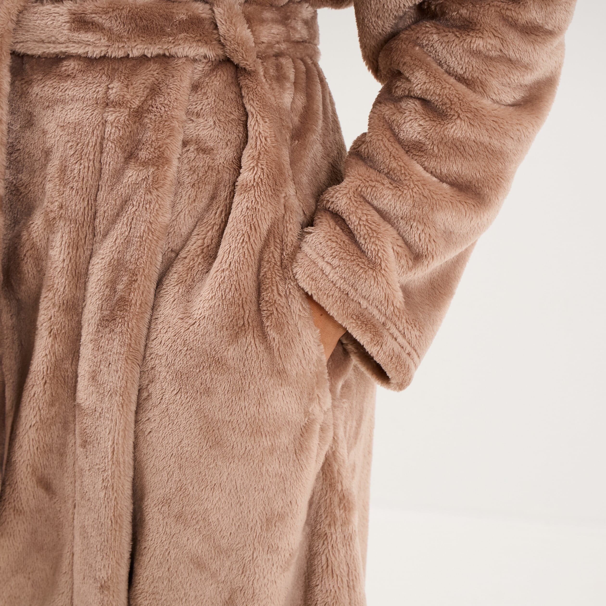 Peignoir effet velours &agrave; capuche beige femme