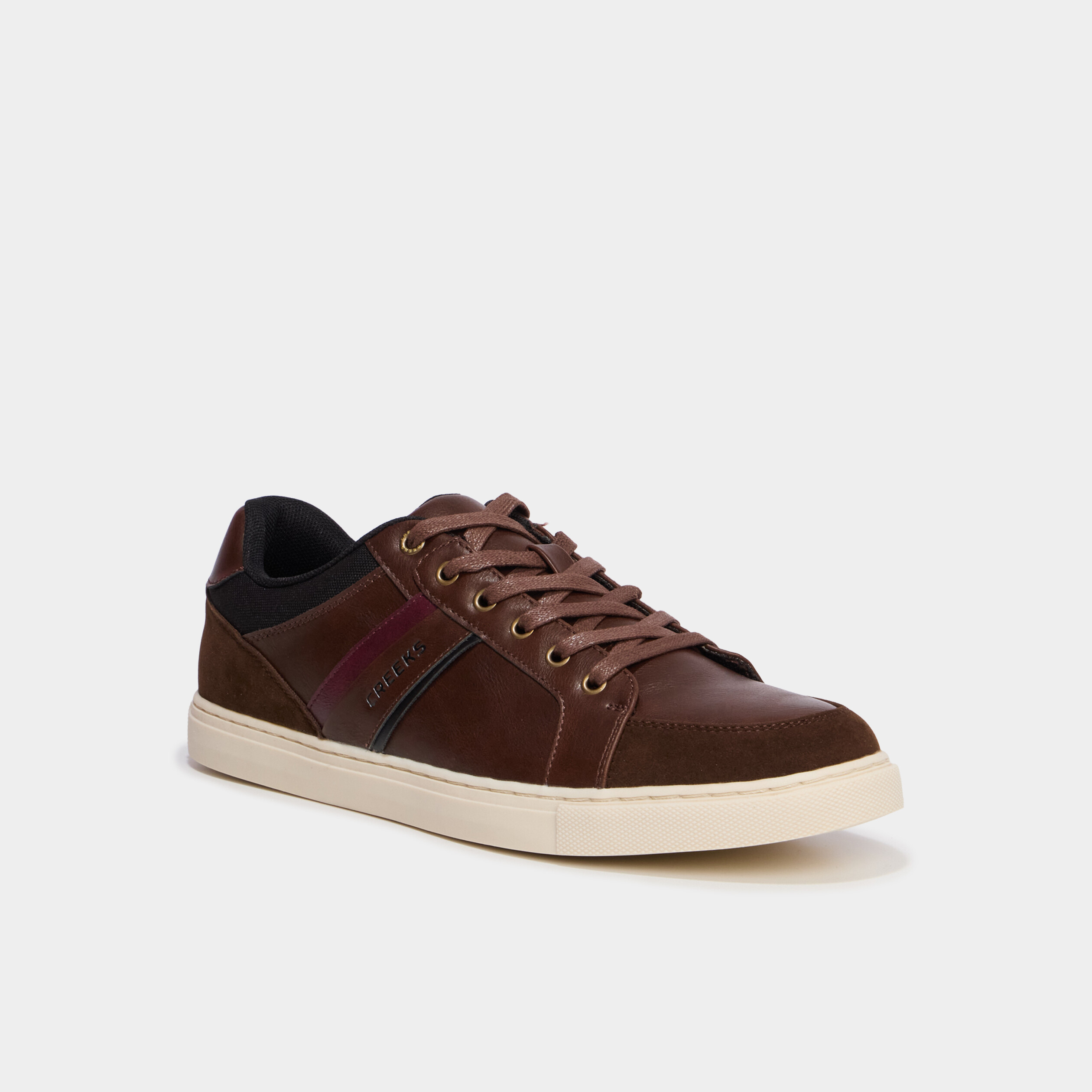 Baskets basses &agrave; lacets marron fonc&eacute; homme
