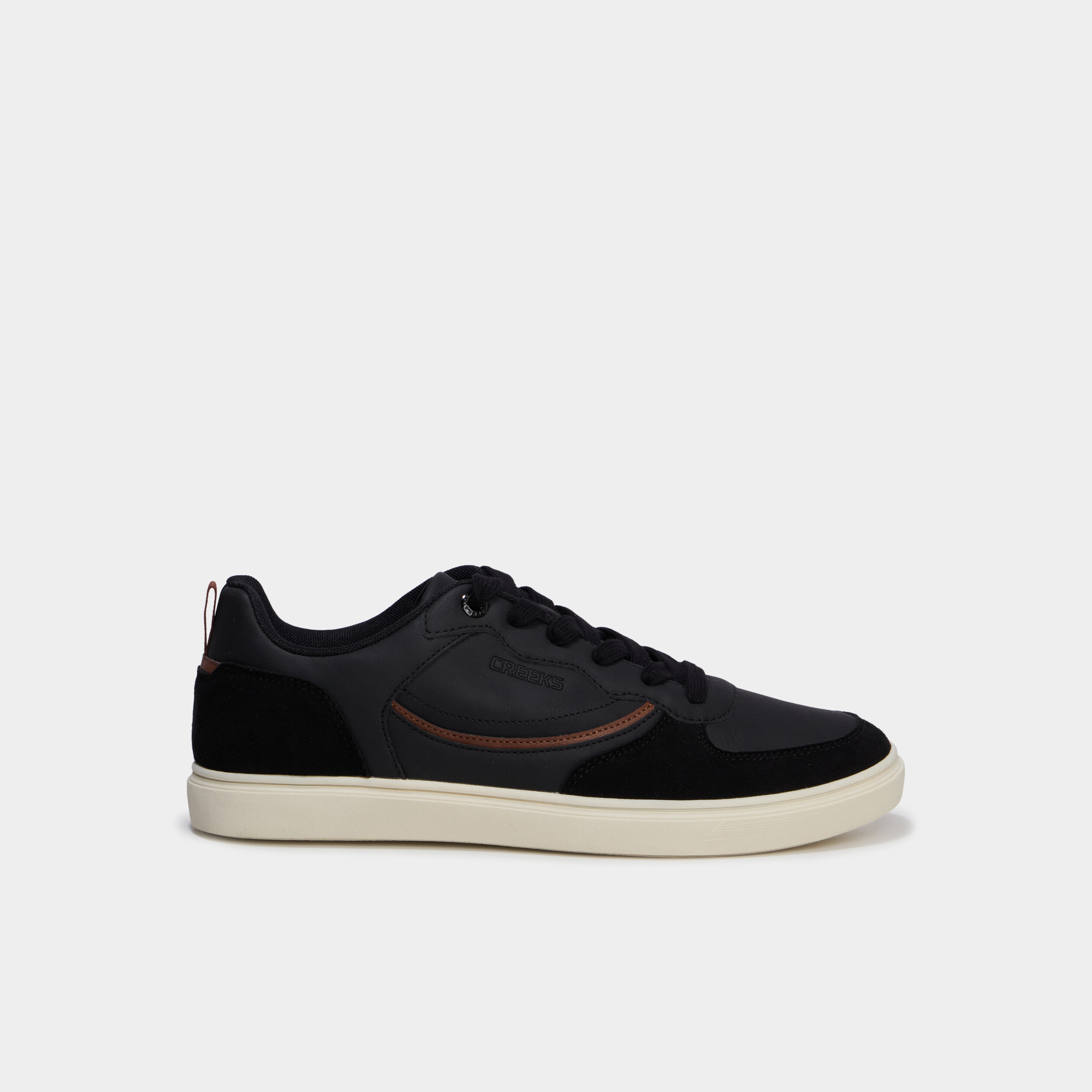 Baskets &agrave; lacets noir homme
