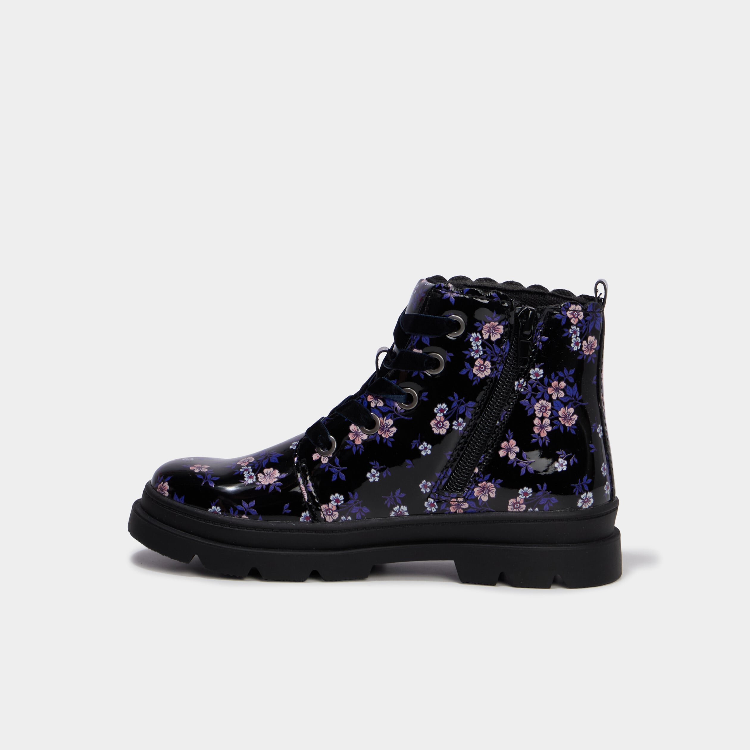 Boots crant&eacute;es vernies noir fille