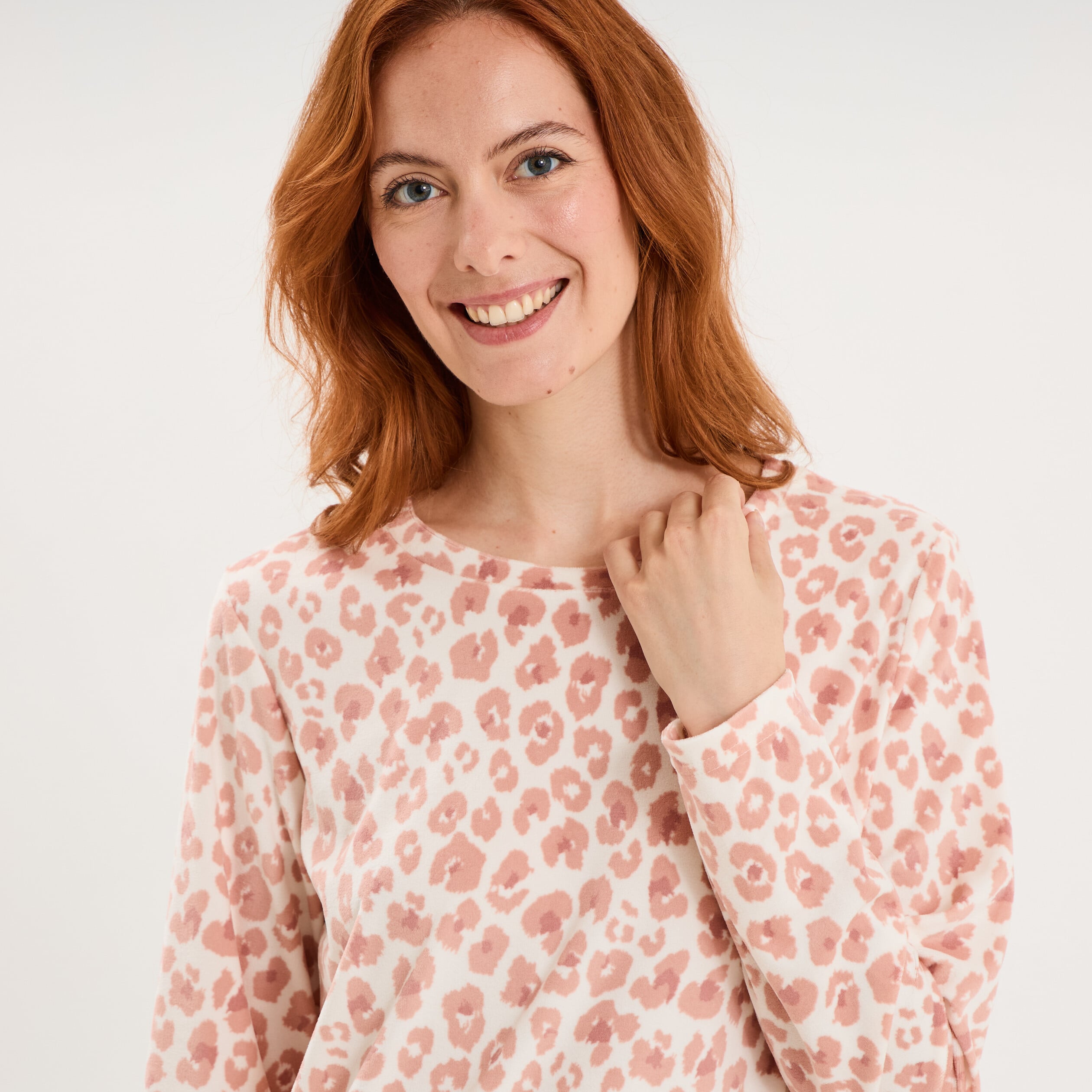 Ensemble pyjama t-shirt pantalon velours rose femme