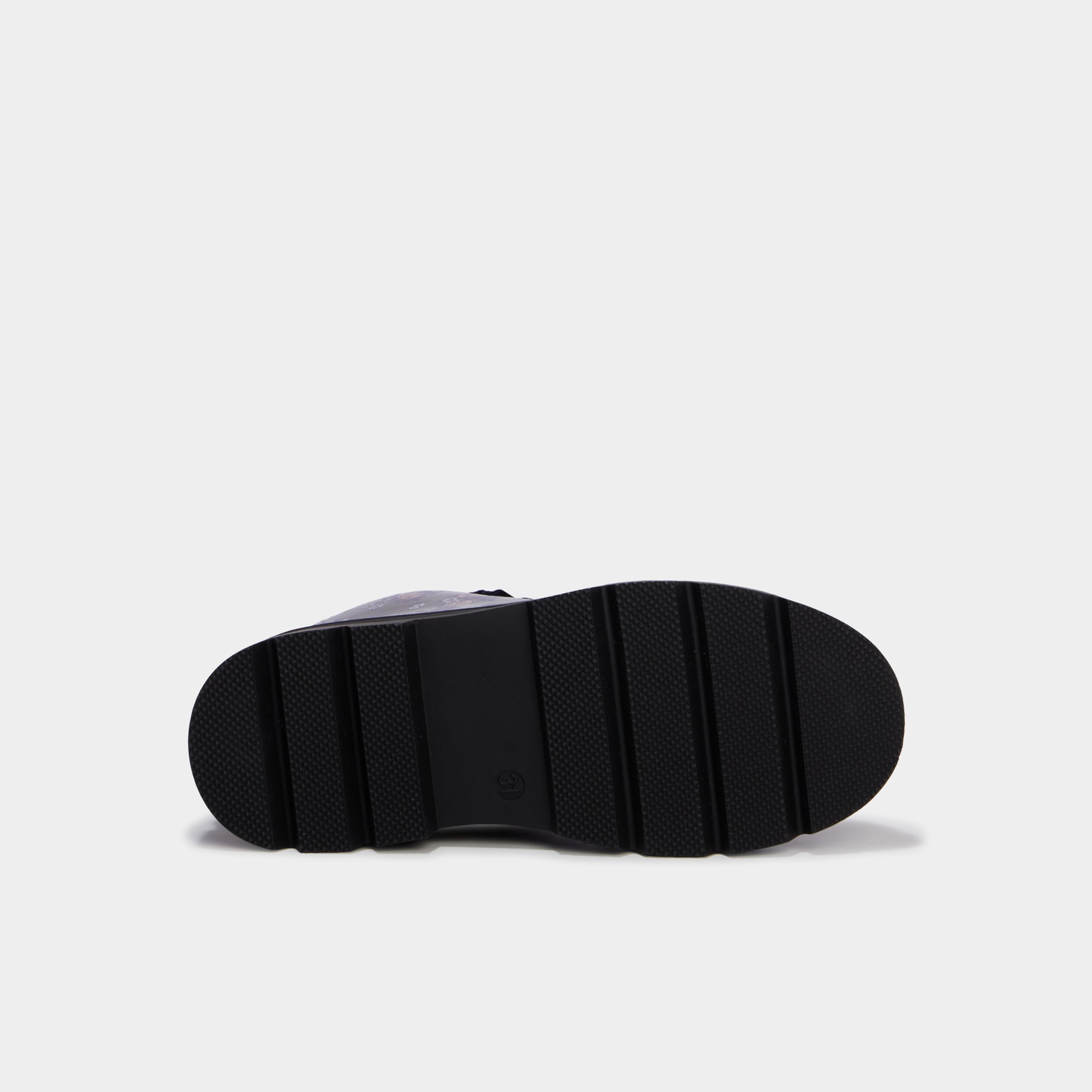 Boots crant&eacute;es vernies noir fille
