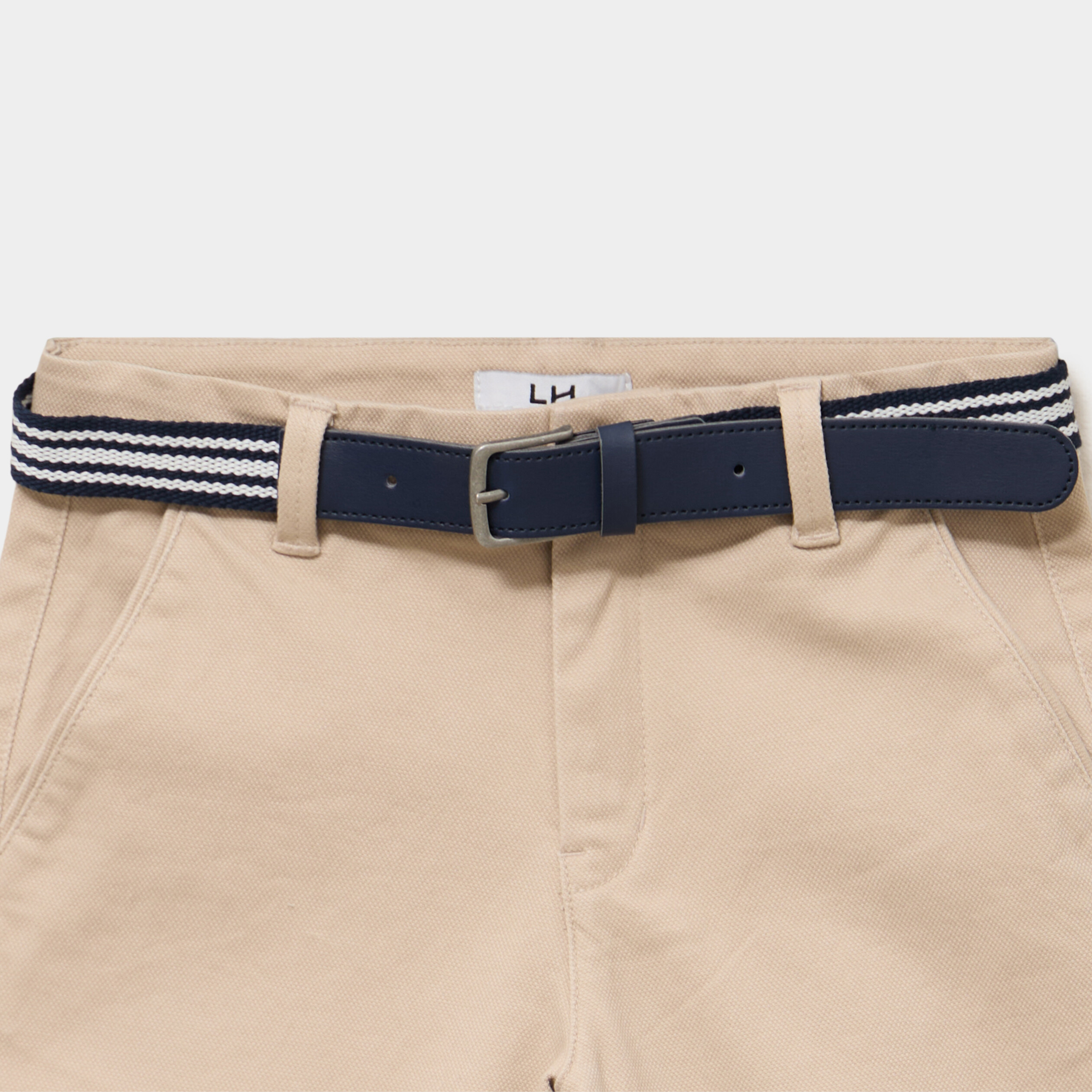 Short chino droit avec ceinture beige gar&ccedil;on
