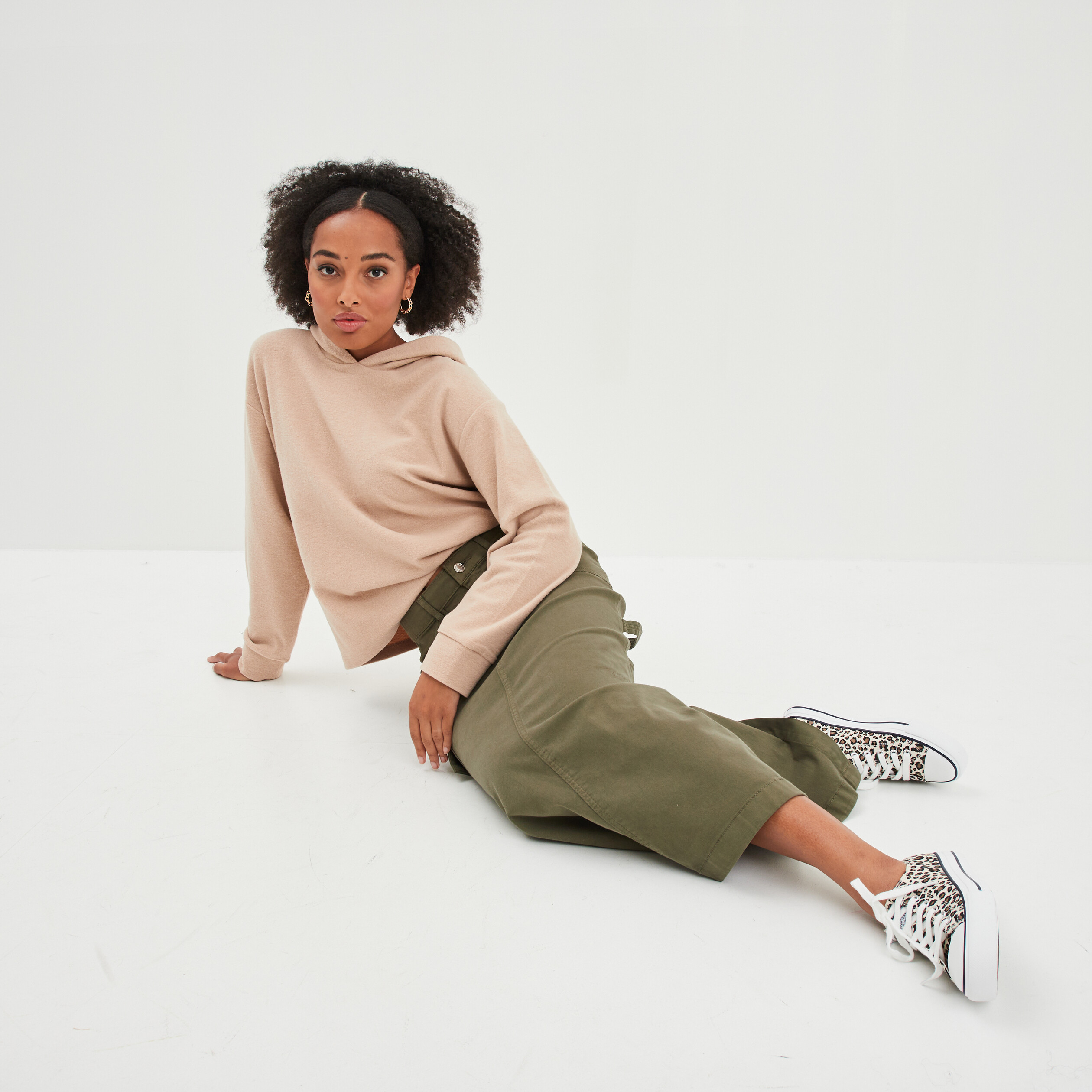 T-shirt à capuche manches longues beige femme