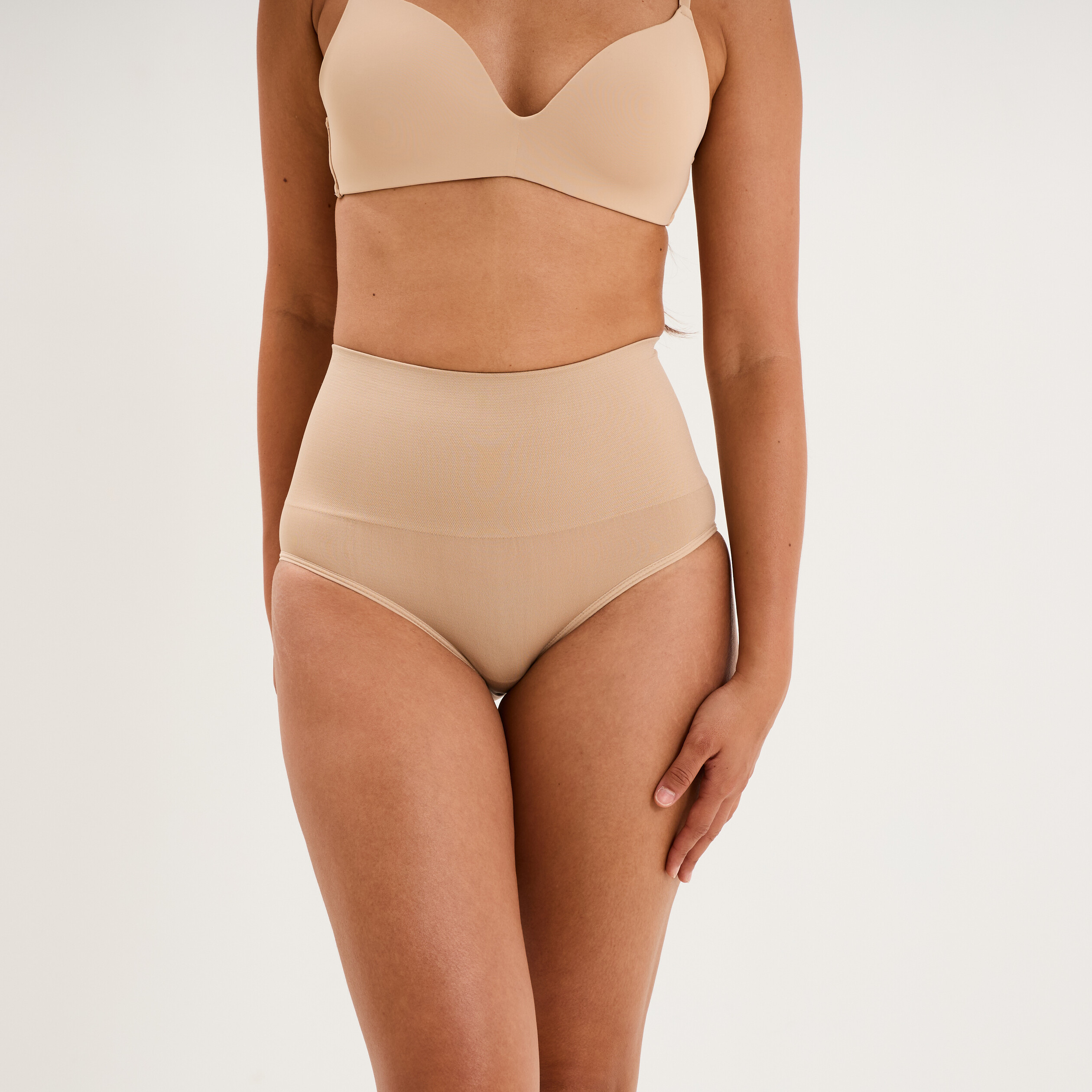 Culotte gainante sans couture beige femme