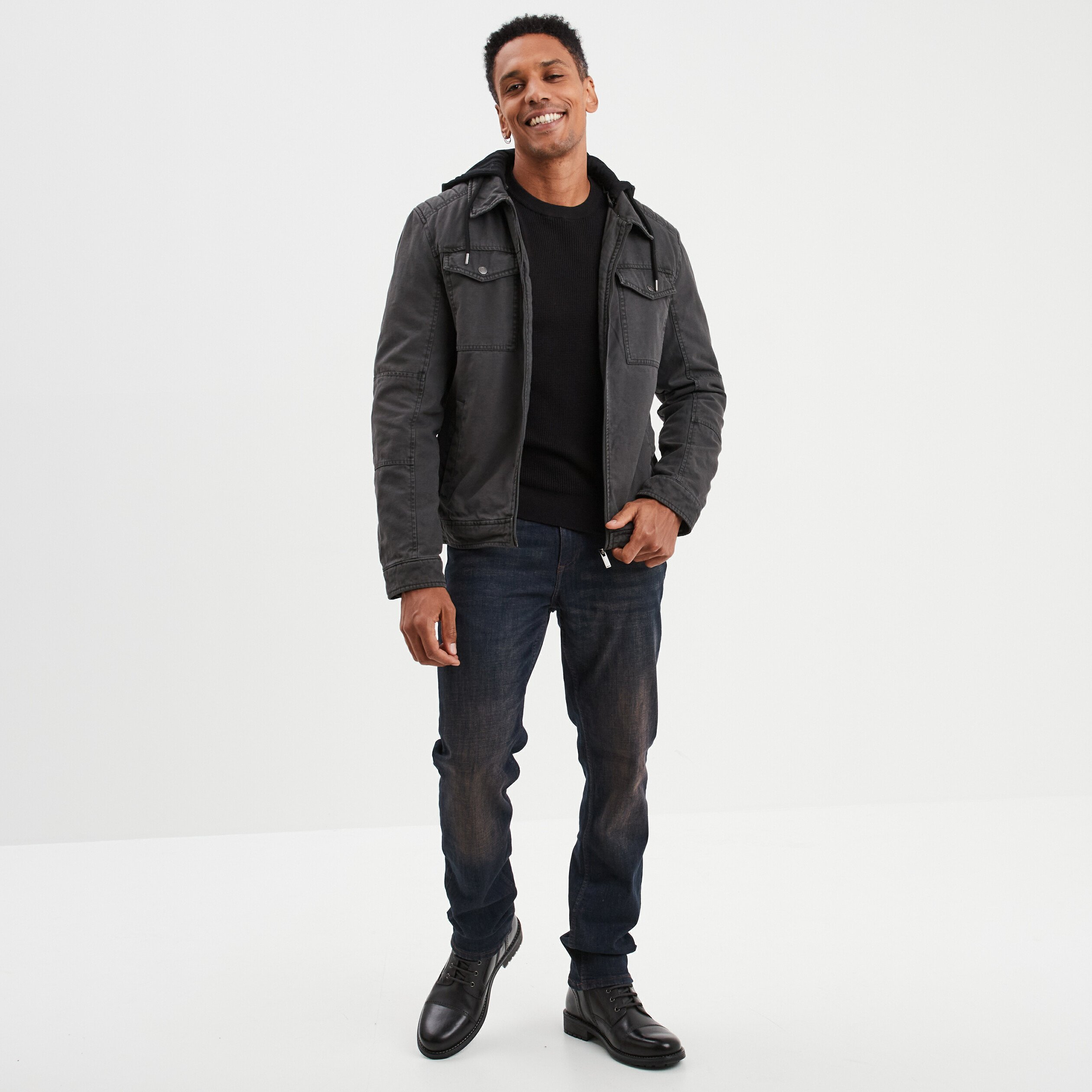 pull avec col rond a relief noir homme Pull avec col rond à relief noir homme
