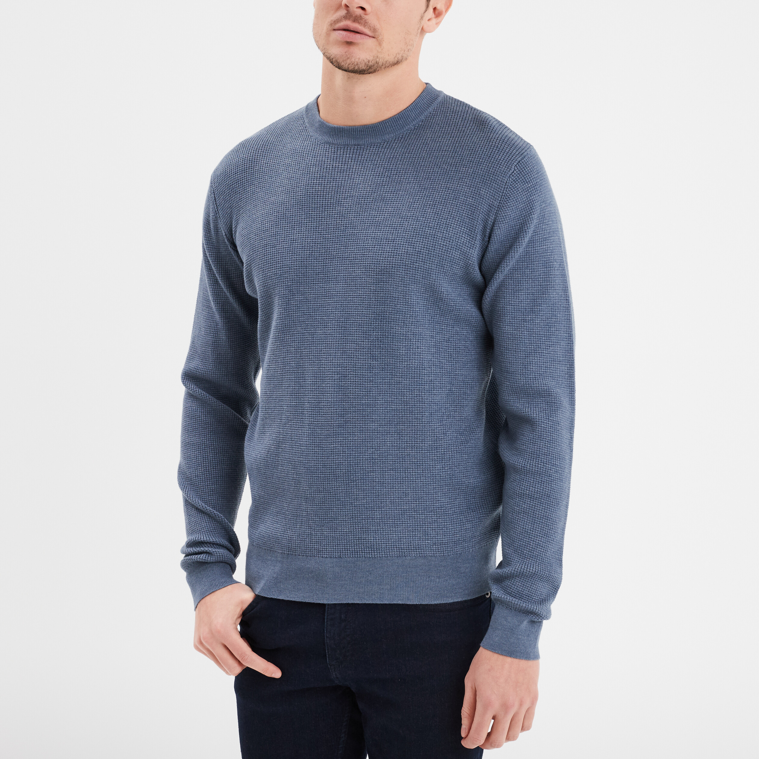 pull avec col rond a relief bleu fonce homme Pull avec col rond à relief bleu foncé homme