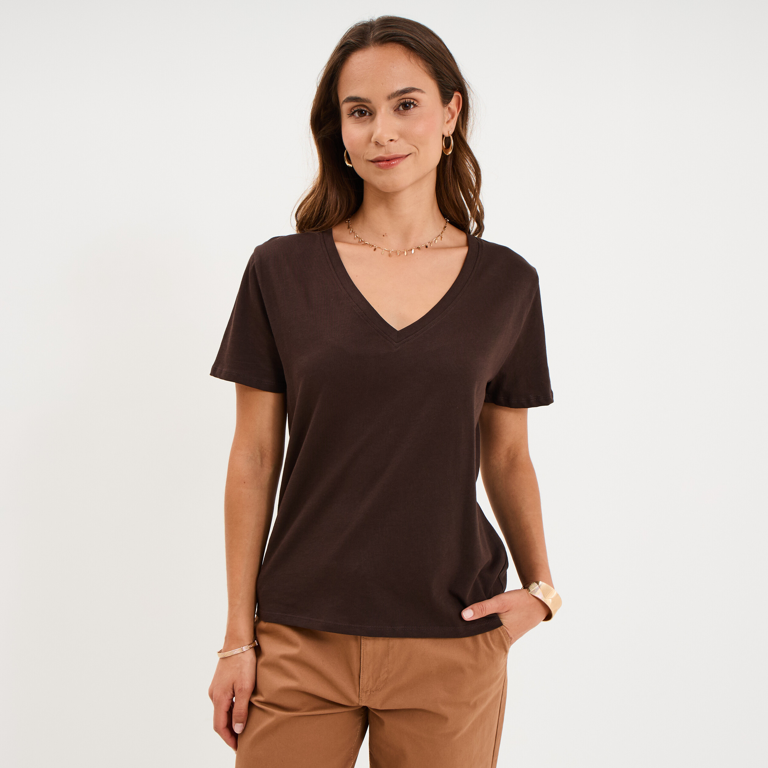 T-shirt manches courtes col en V coton marron fonc&eacute; femme