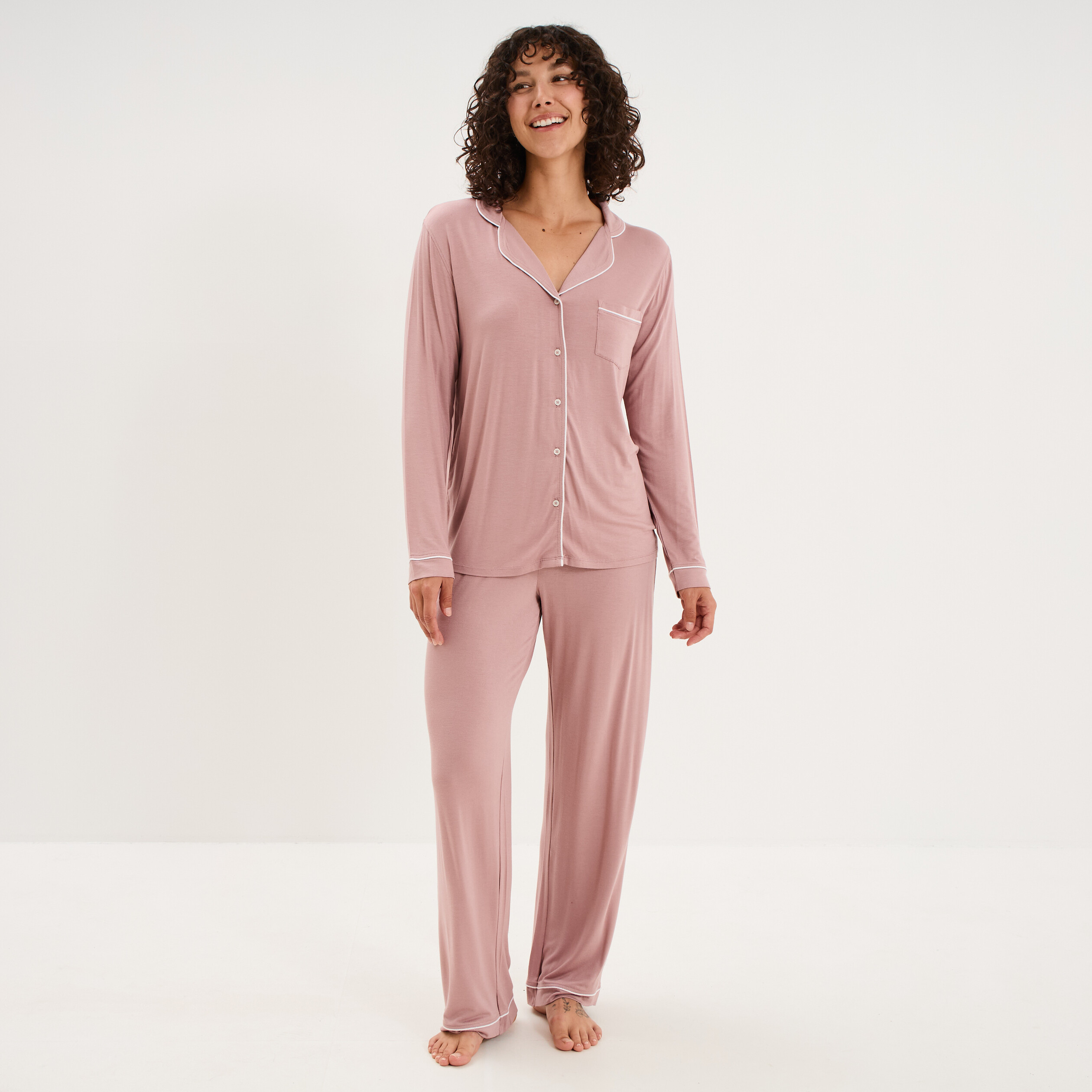 Ensemble pyjama pantalon et chemise mauve femme