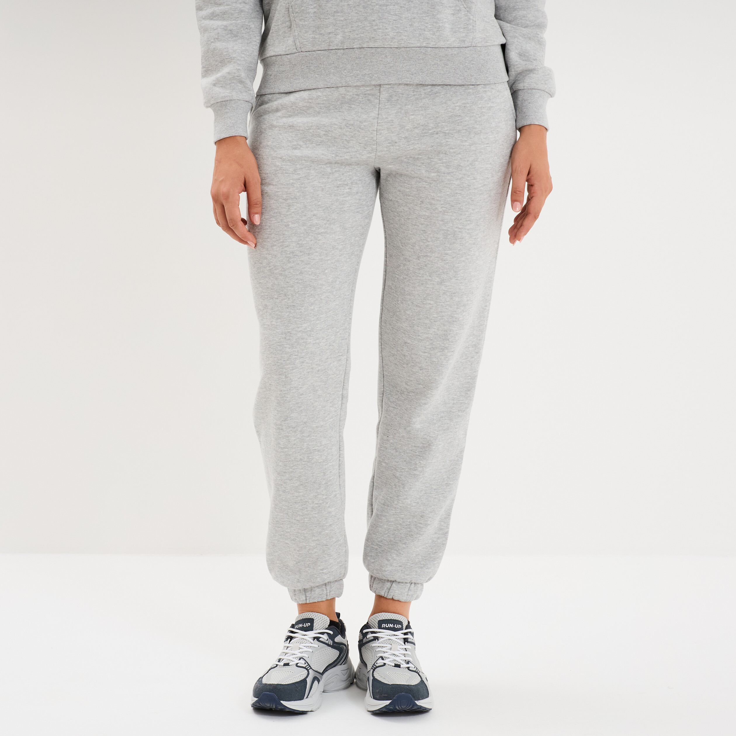 Pantalon de jogging molletonn&eacute; gris clair femme