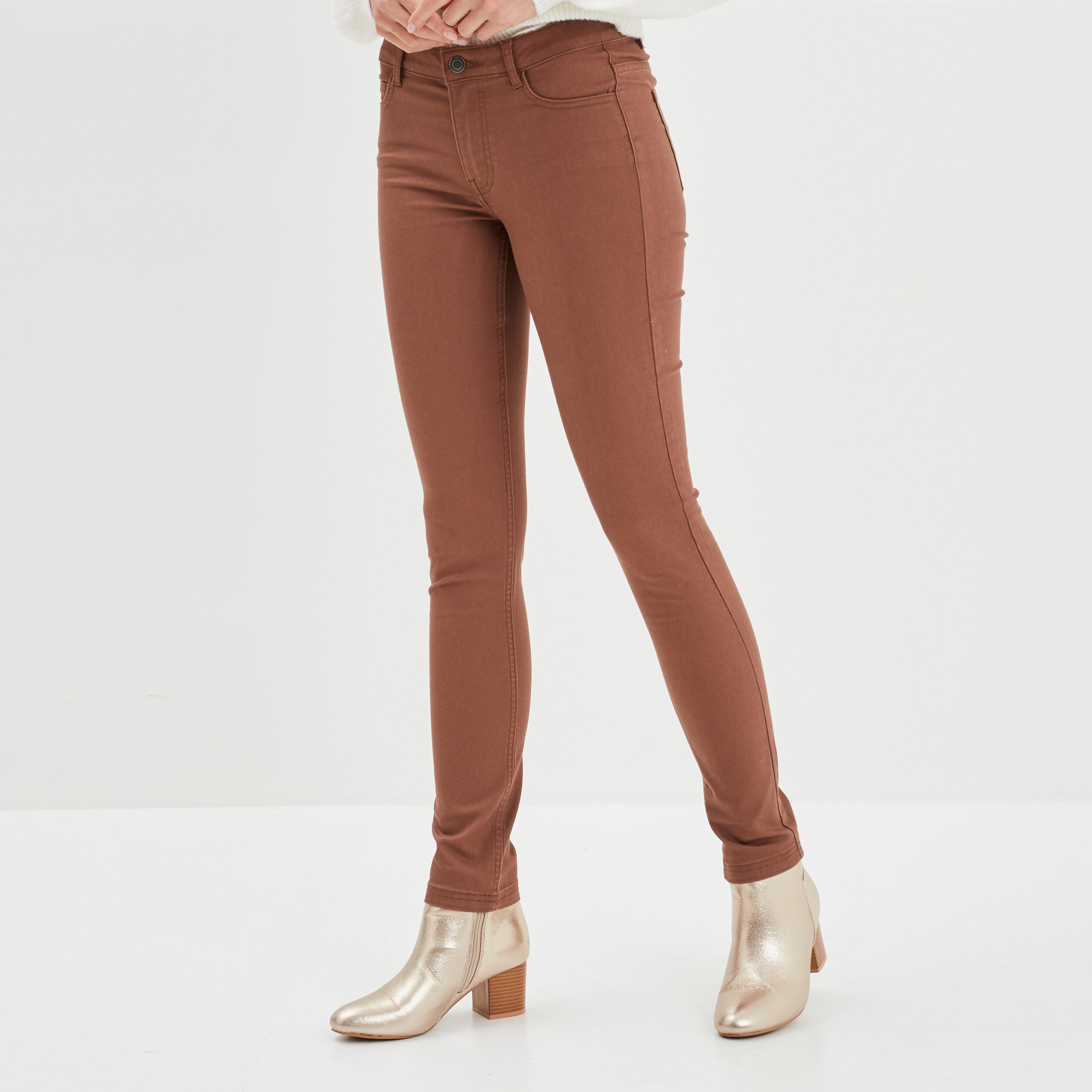 Pantalon slim stretch marron femme