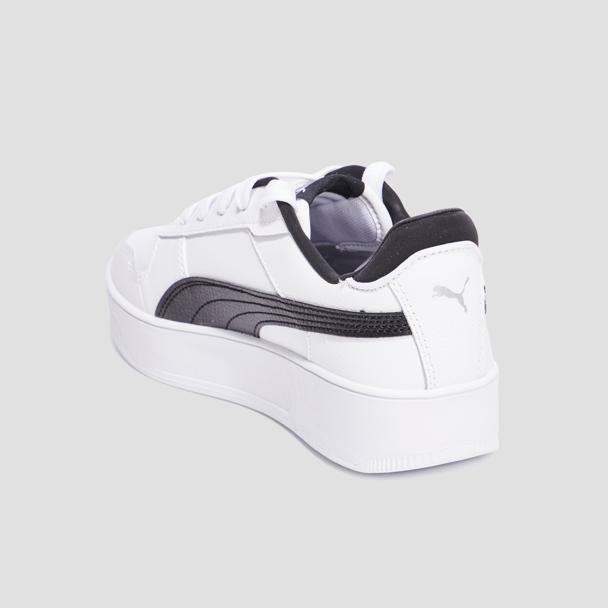 Baskets basses Puma Carina Street noir femme