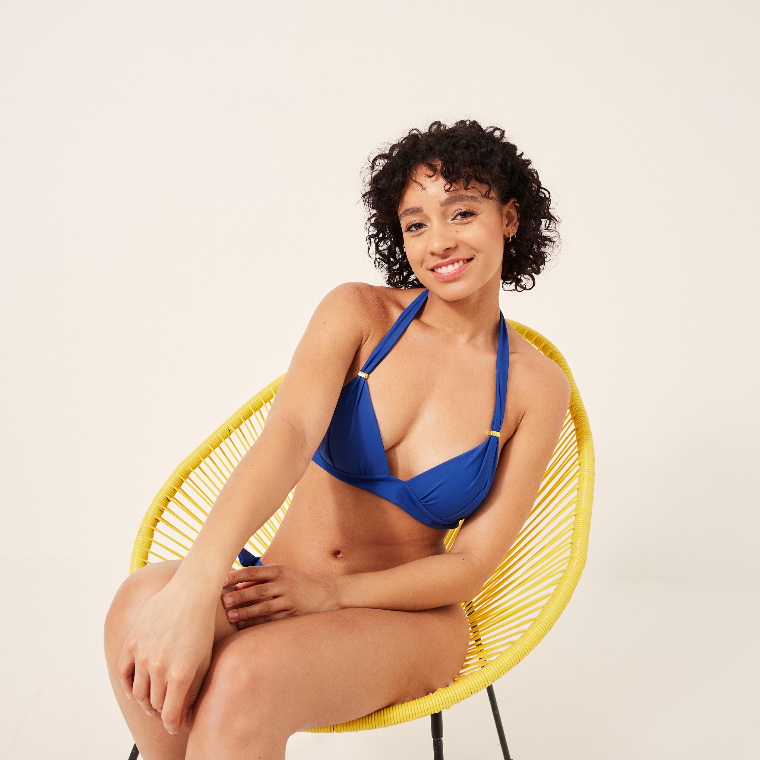 haut de maillot de bain forme triangle bleu electrique femme Haut de maillot de bain forme triangle bleu electrique femme