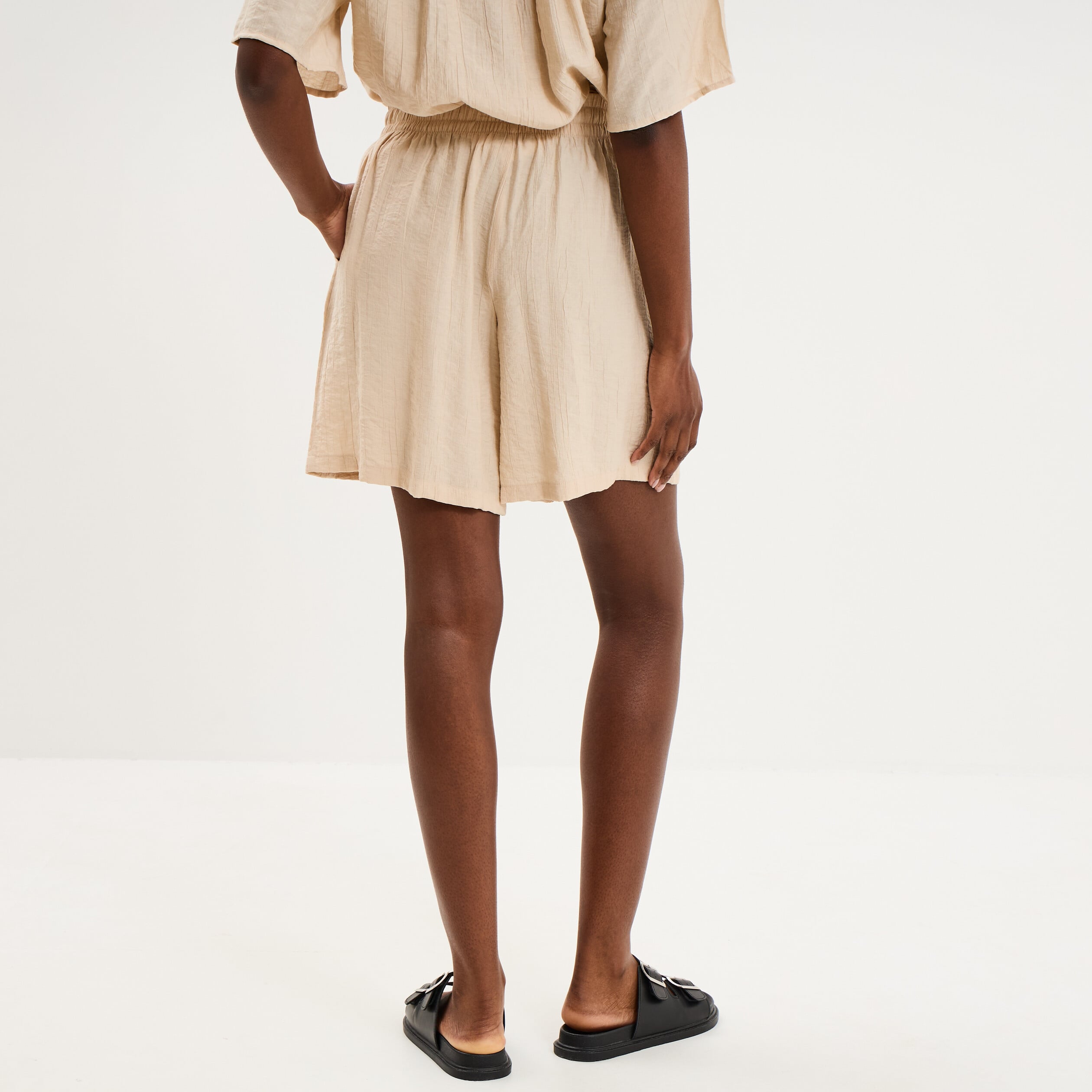 Short droit fluide taille &eacute;lastiqu&eacute;e beige femme
