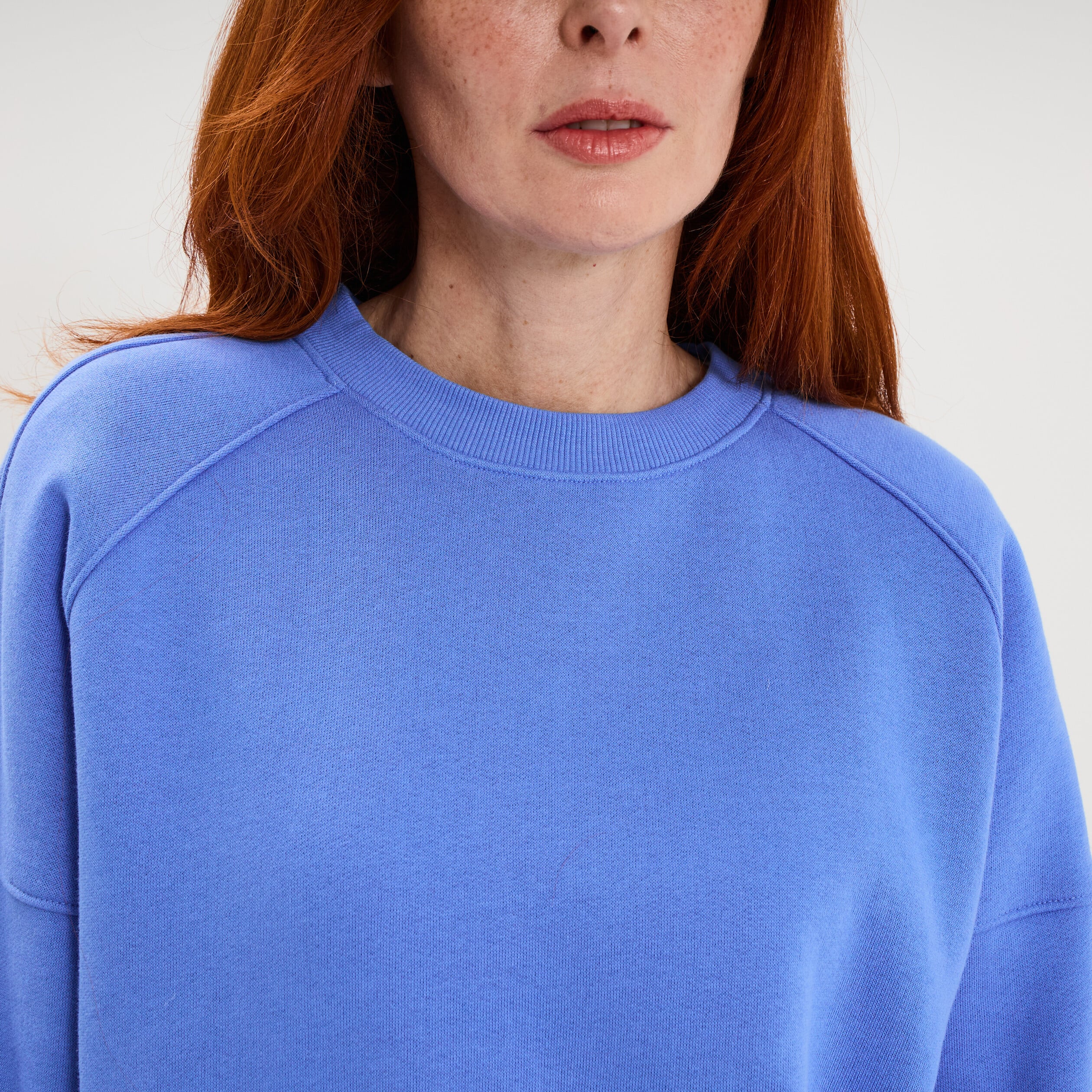 Sweat col rond oversize manches longues bleu electrique femme