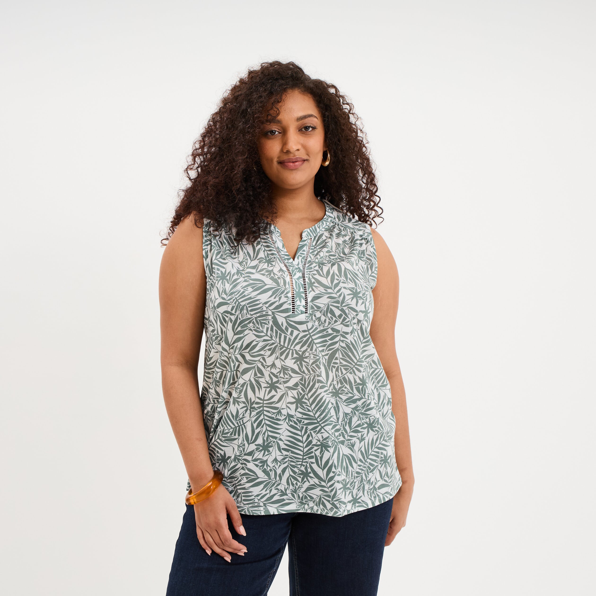 D&eacute;bardeur col tunisien ecru femme grande taille