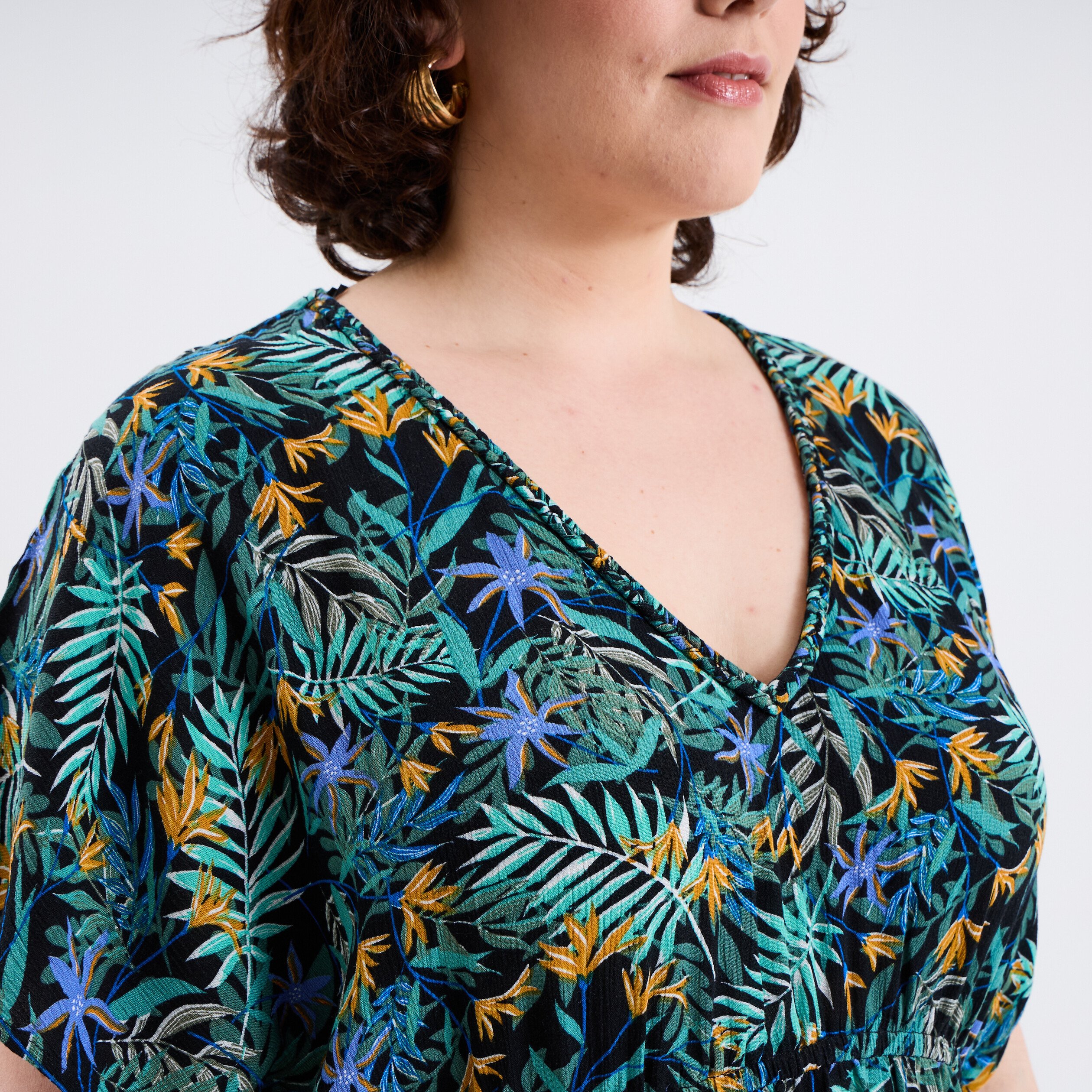 robe fluide longue col en v vert emeraude femmegt Robe fluide longue col en V vert émeraude femme grande taille