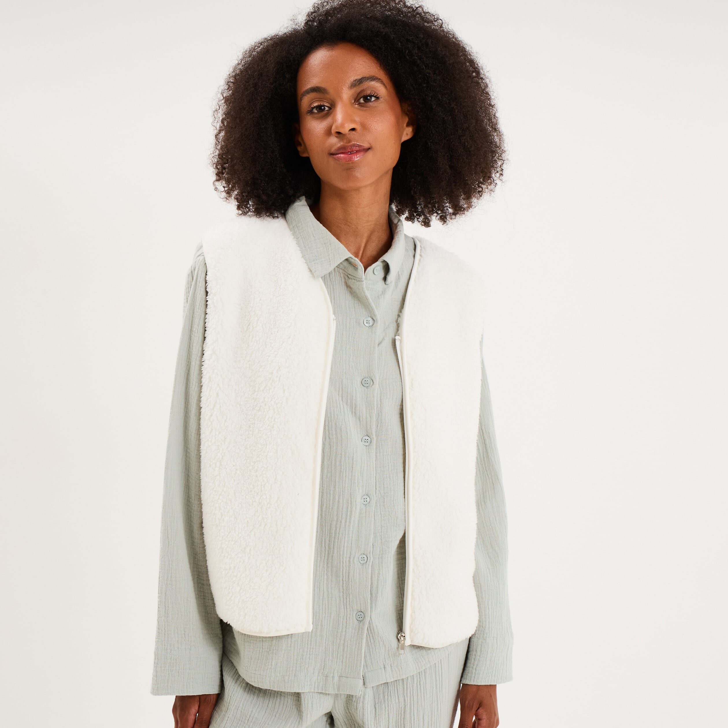 Gilet sans manches effet sherpa zipp&eacute; blanc femme