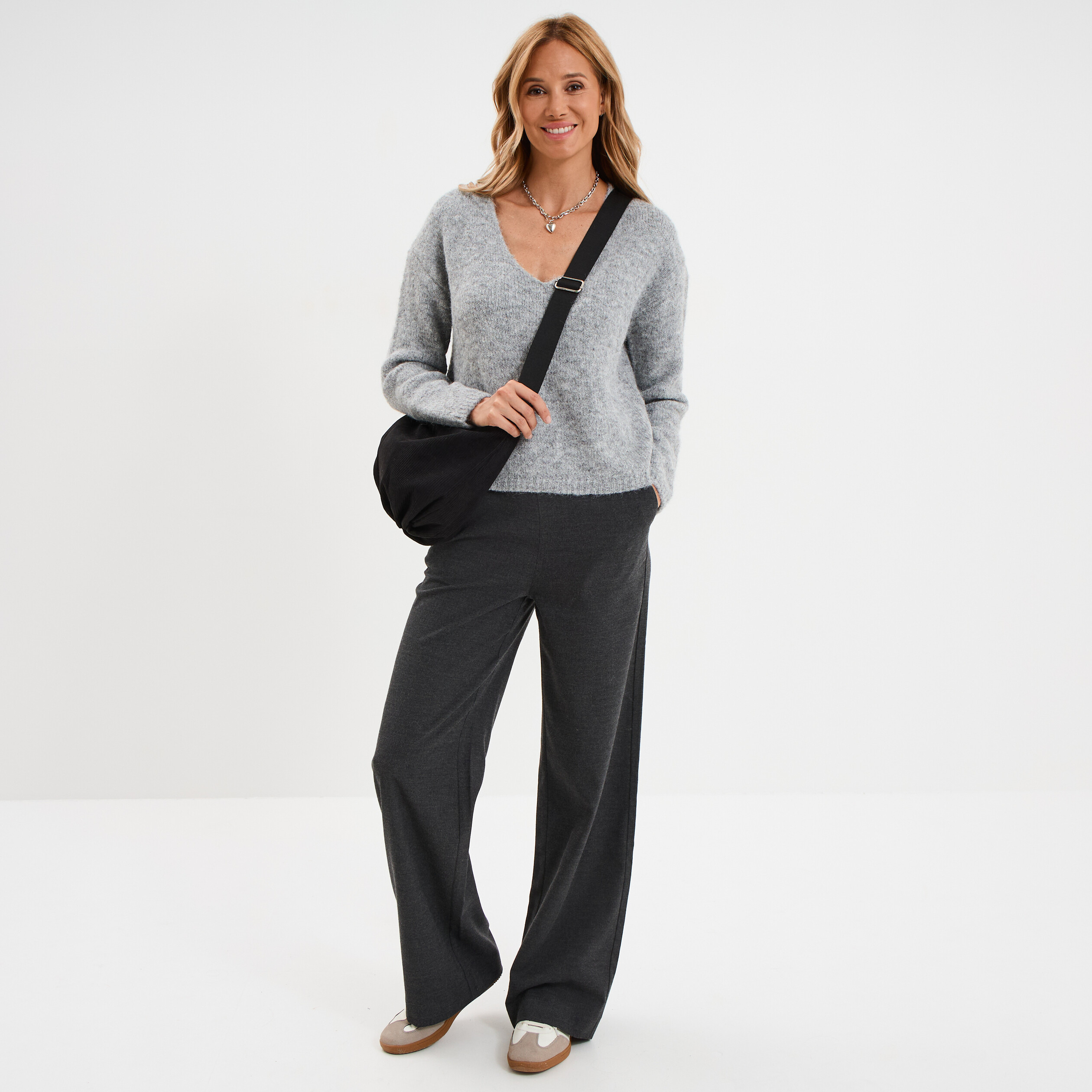 Pull col en V manches longues gris femme