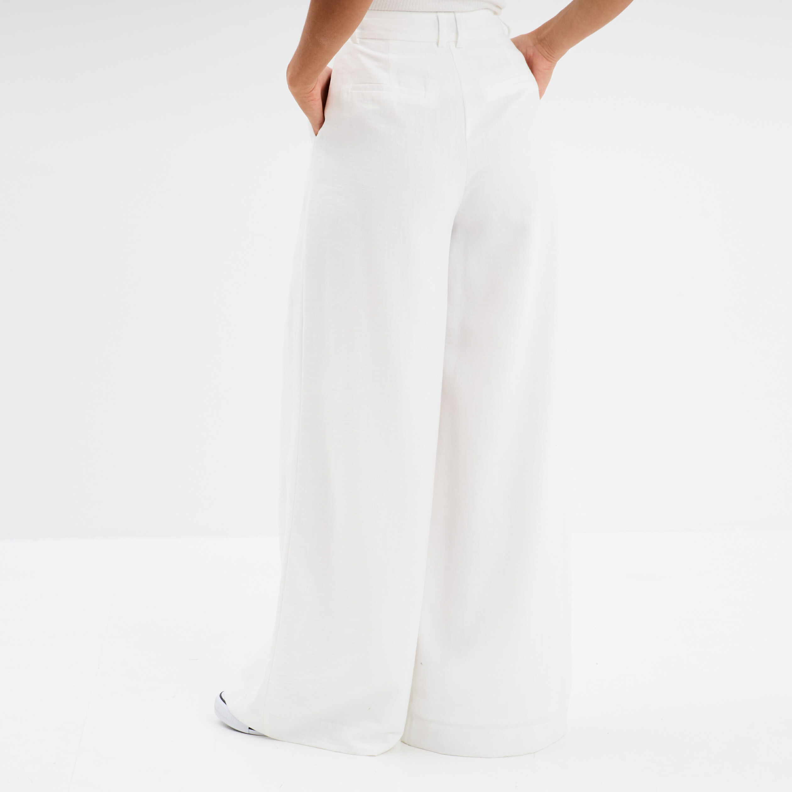 pantalon large avec pinces blanc femme Pantalon large avec pinces blanc femme
