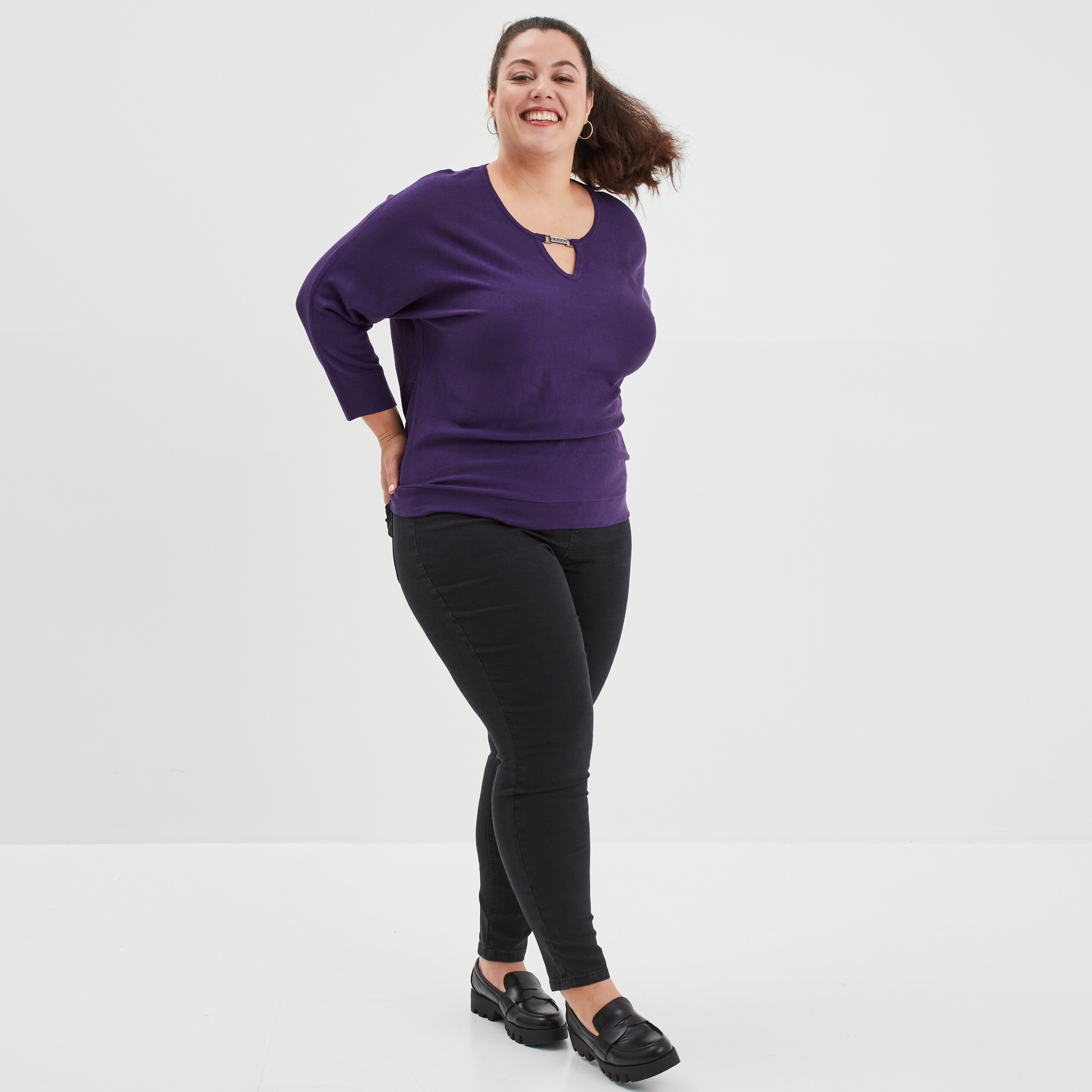 pull manches chauve souris detail bijou violet femmegt Pull manches chauve-souris détail bijou violet femme grande taille