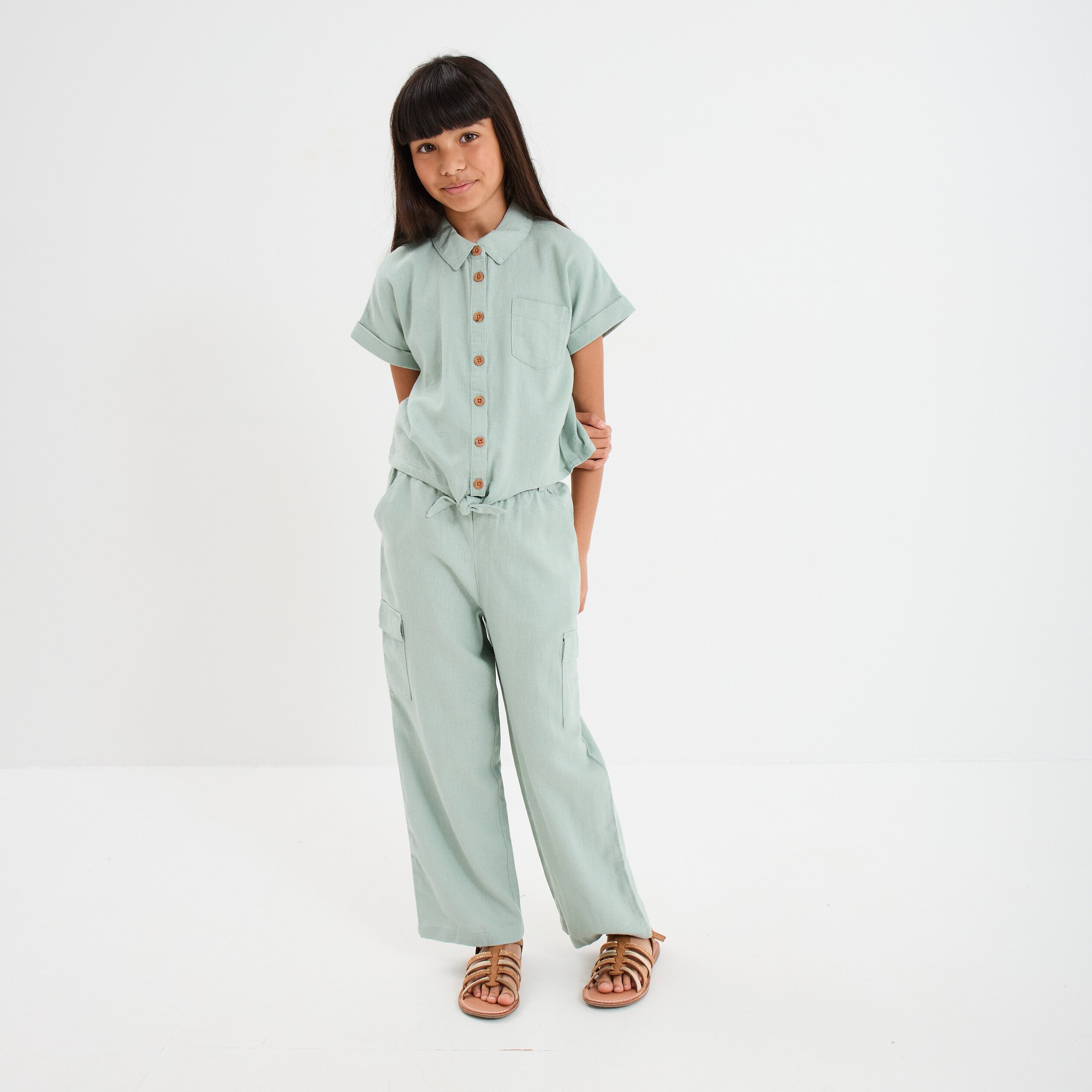 chemise nouee manches courtes en lin vert pastel fille Chemise nouée manches courtes en lin vert pastel fille