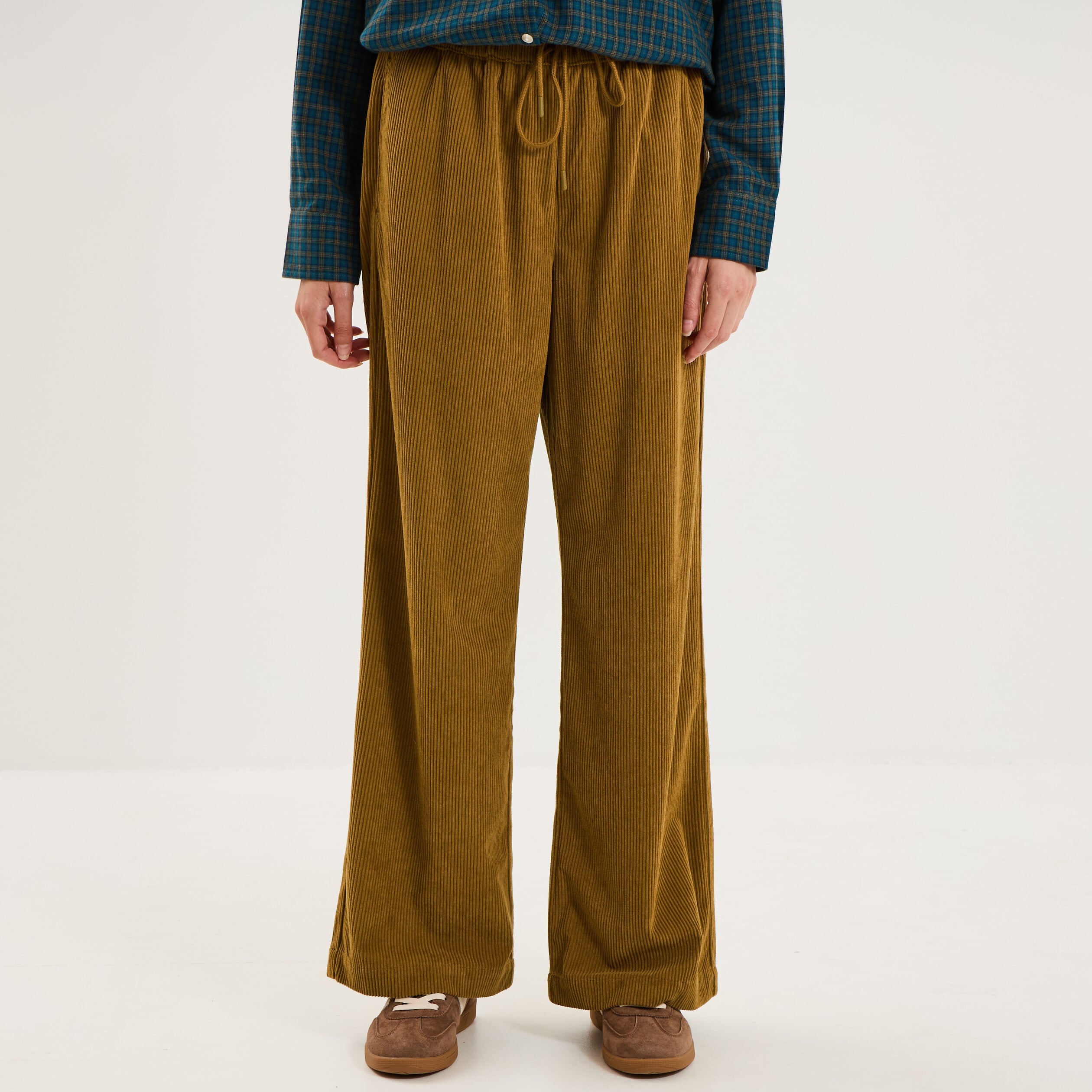 Pantalon large effet velours c&ocirc;tel&eacute; vert kaki femme