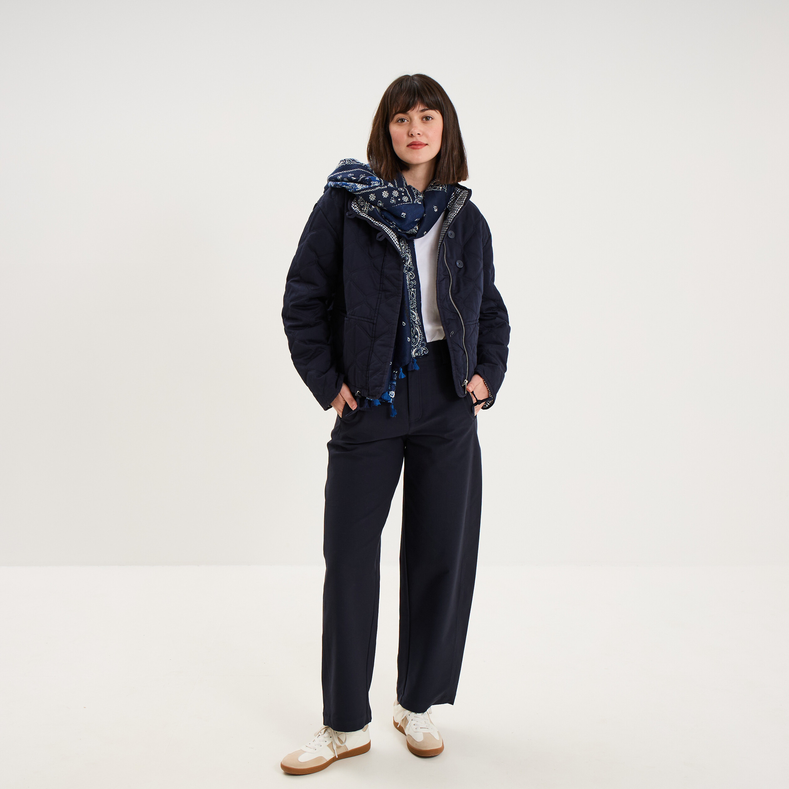 Veste matelass&eacute;e taille ajustable bleu fonc&eacute; femme