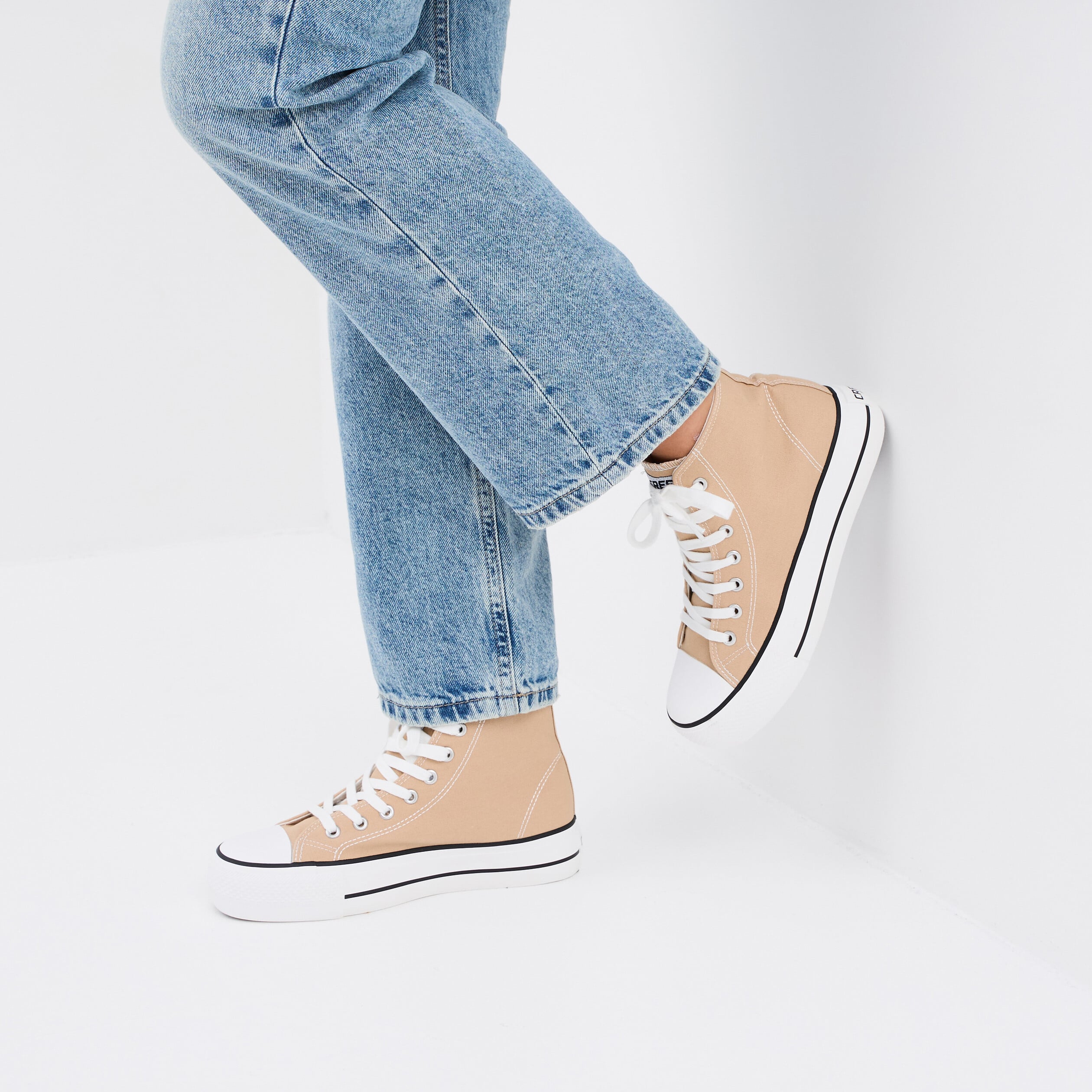 Baskets montantes &agrave; lacets Creeks sable femme